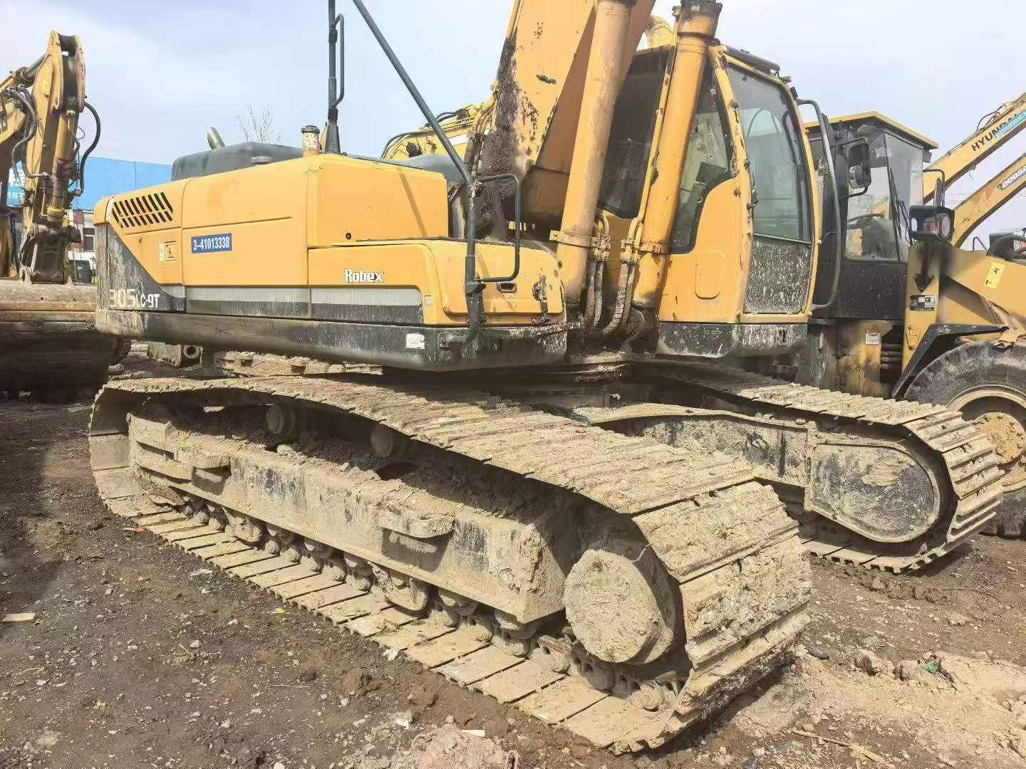 Used Hyundai R305LC-7 Excavator 2016 Model / 3