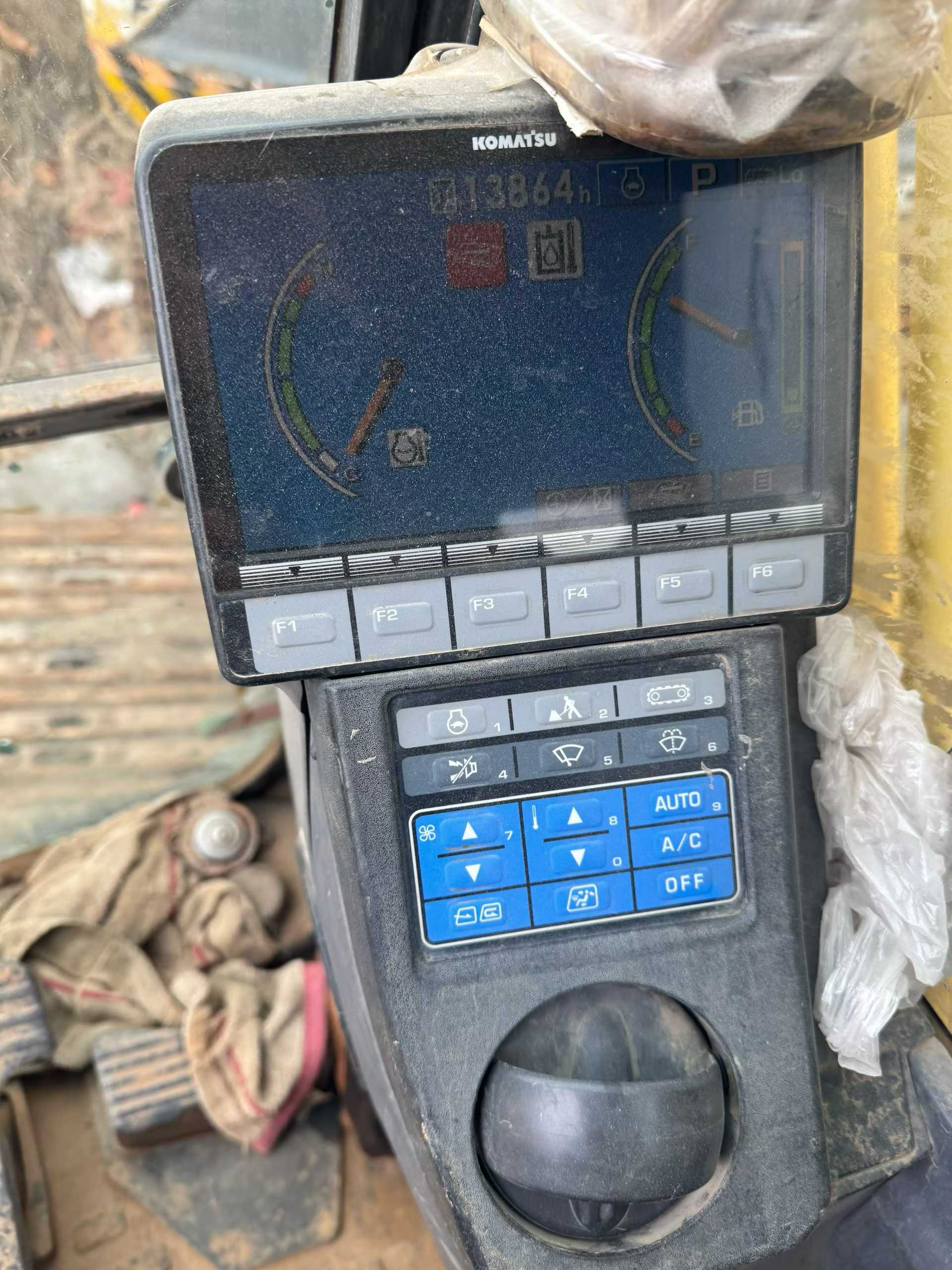 Used Komatsu PC210 Excavator 2012 Model / 7