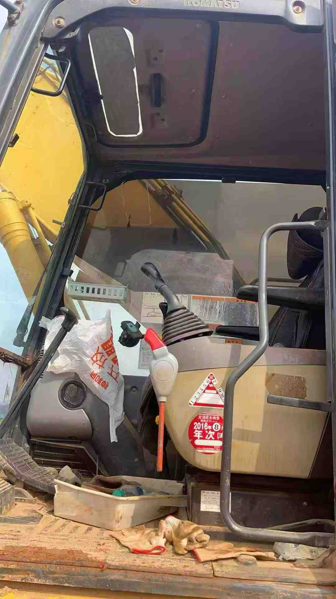 Used Komatsu PC200 Excavator 2012 Model / 5