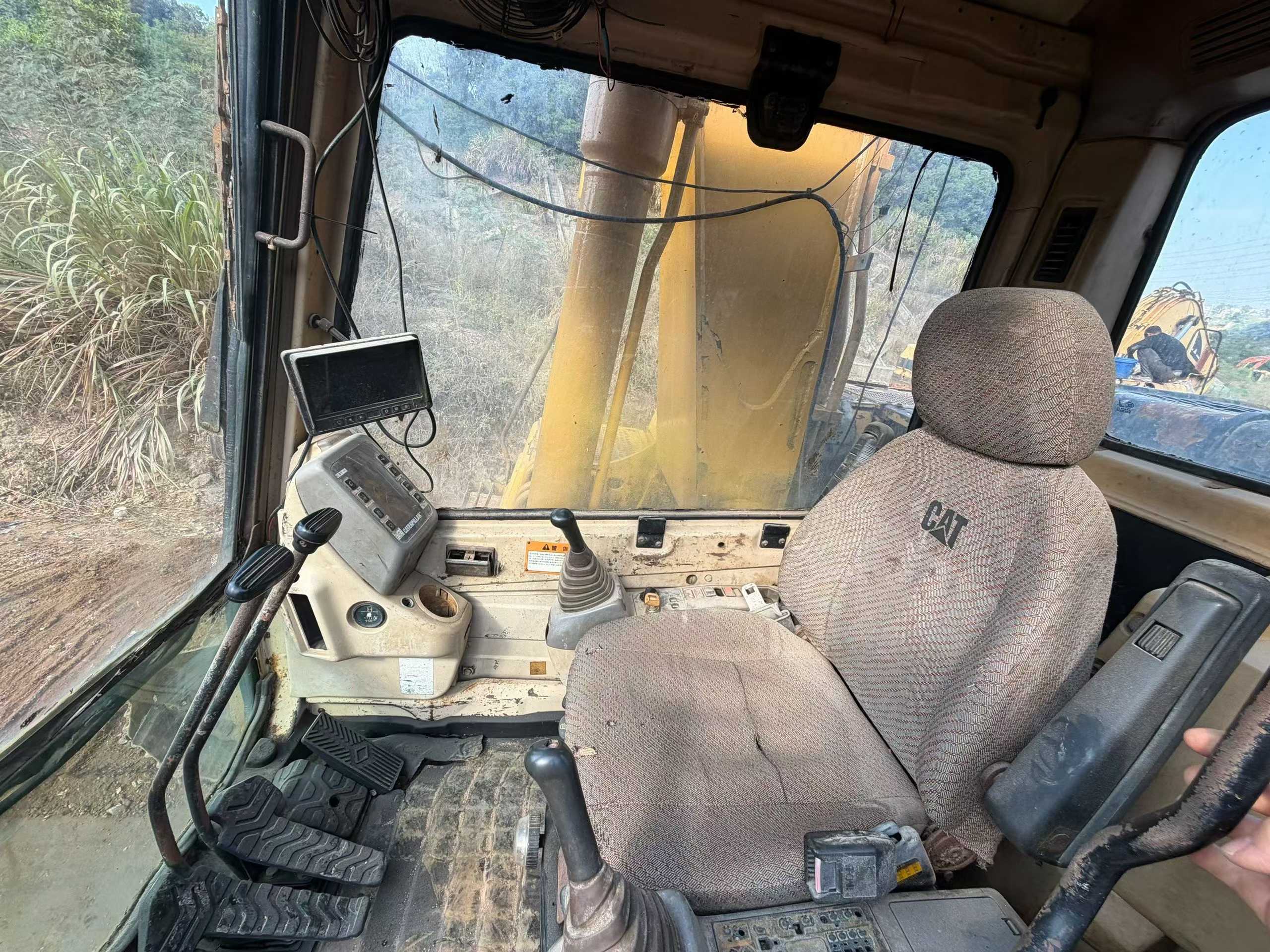 Used Caterpillar 320B Excavator 2016 Model / 5