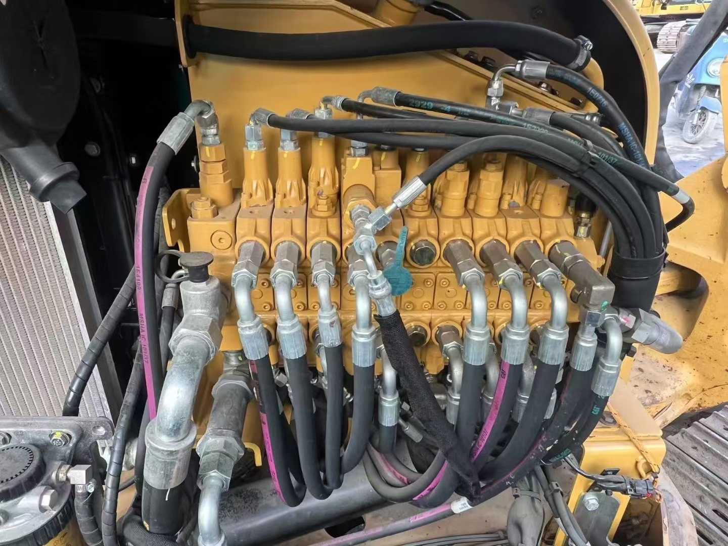 Used Caterpillar 305ECR Excavator 2015 Model / 4