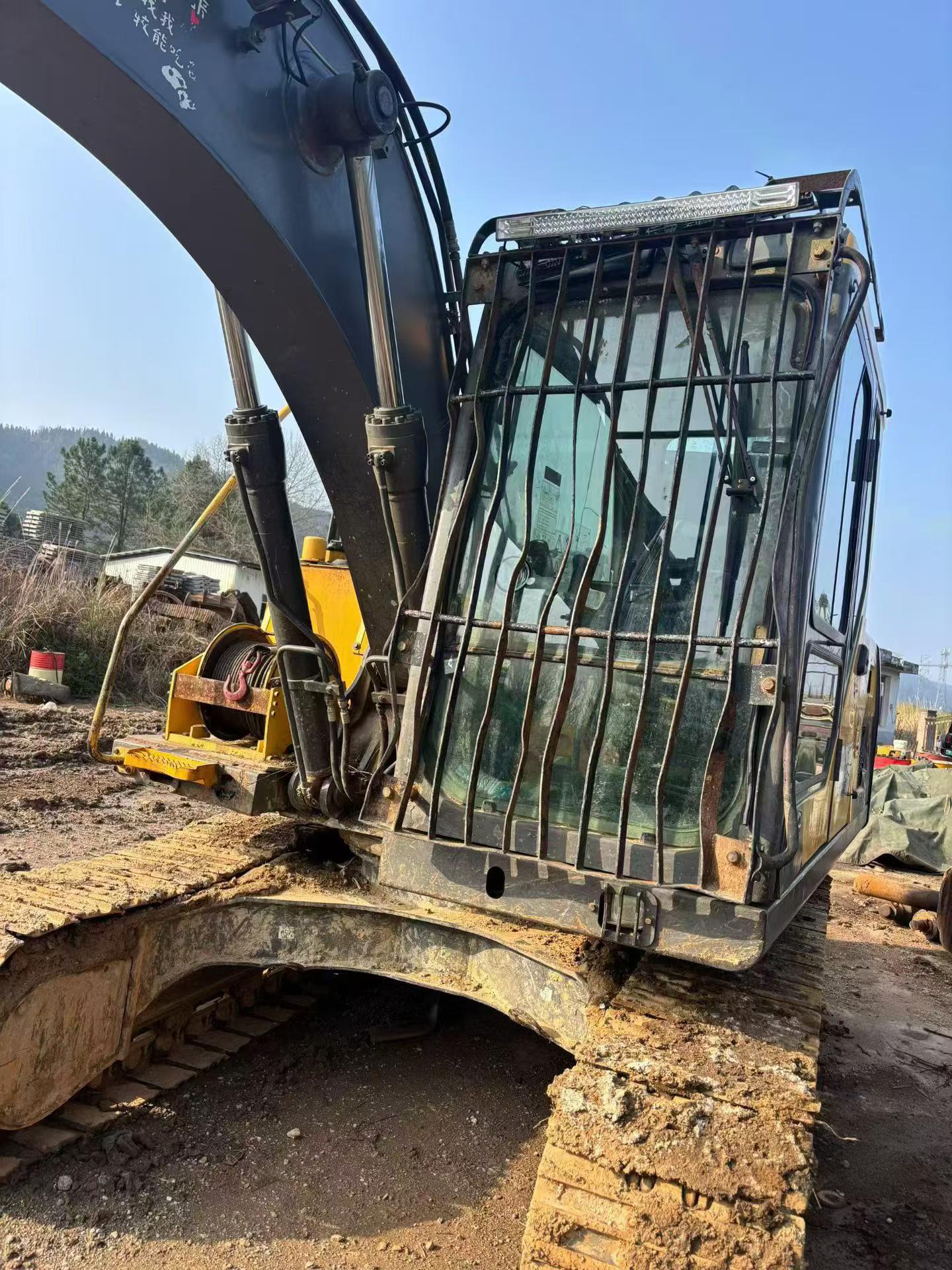Used Volvo L120E Excavator 2018 Model / 9