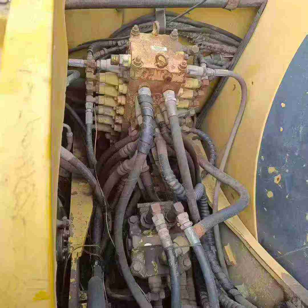 Used Komatsu PC60-7 Excavator 2010 Model / 8