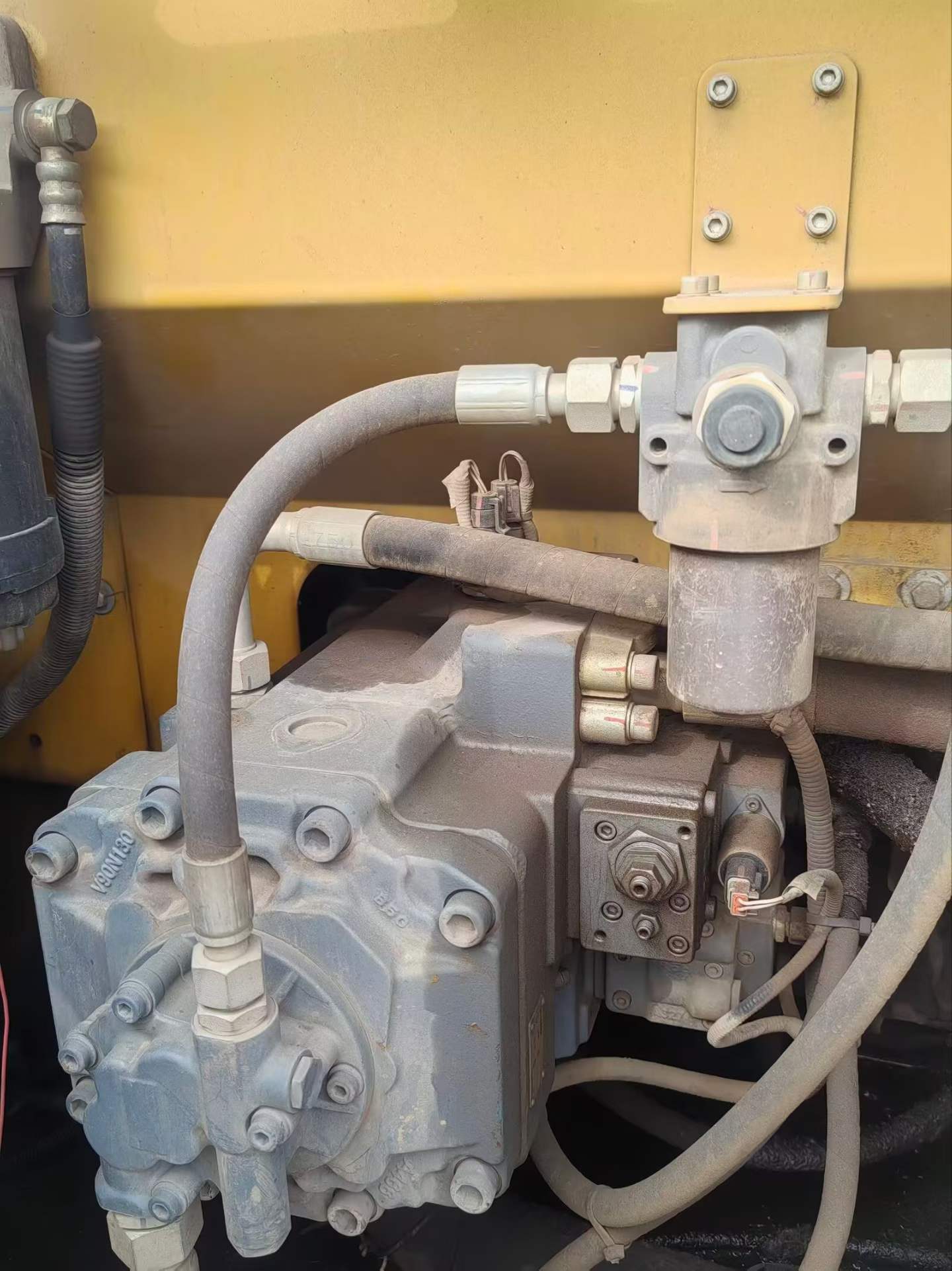 Used XCMG XE205DA Excavator 2021 Model / 9