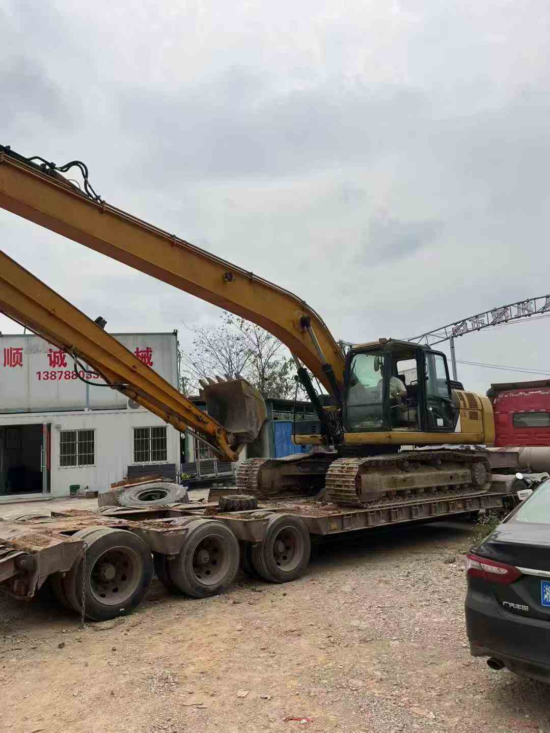 Used Caterpillar 323D2L Excavator 2015 Model / 4