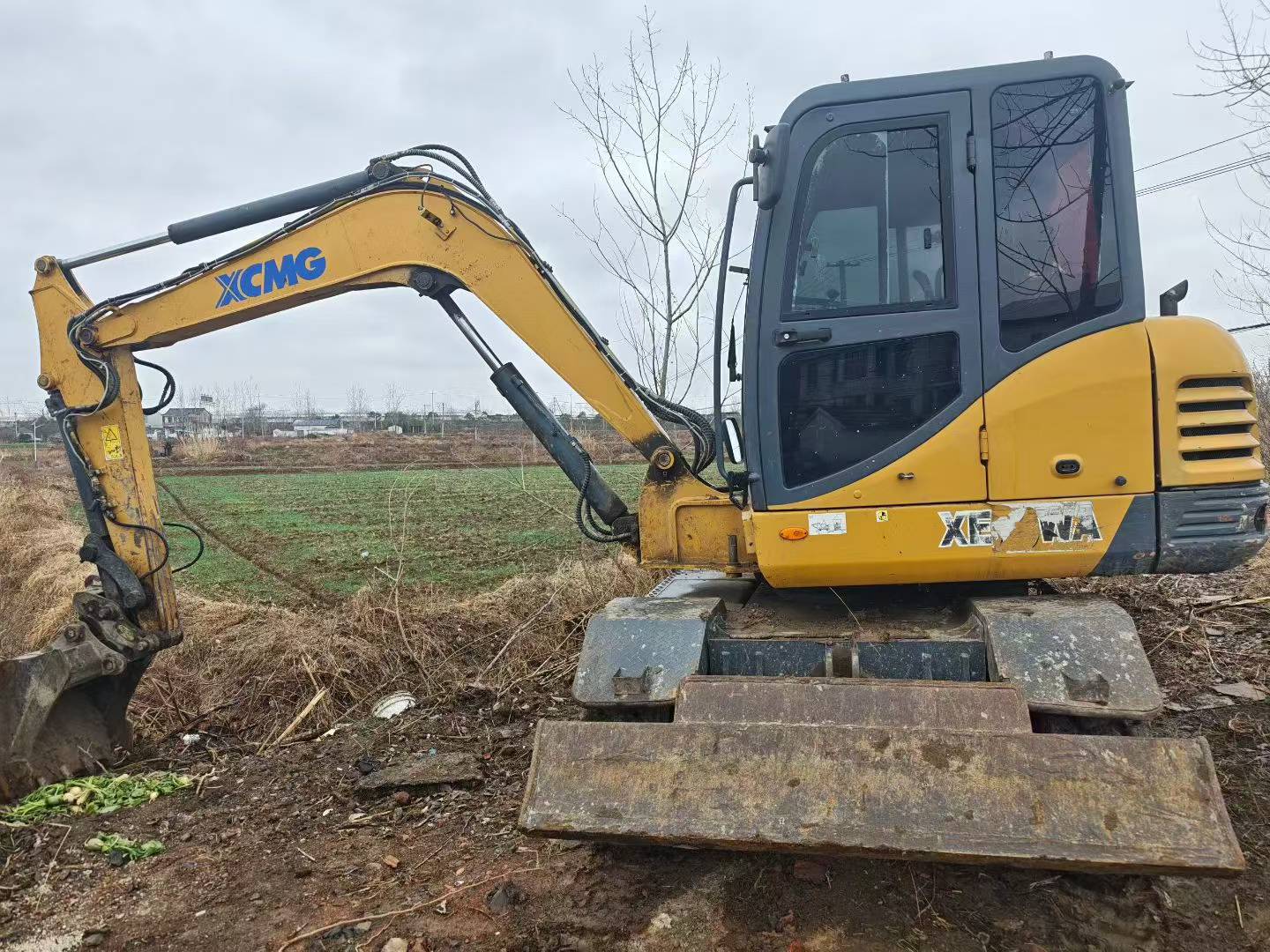 Used XCMG XE60 Excavator 2017 Model / 4