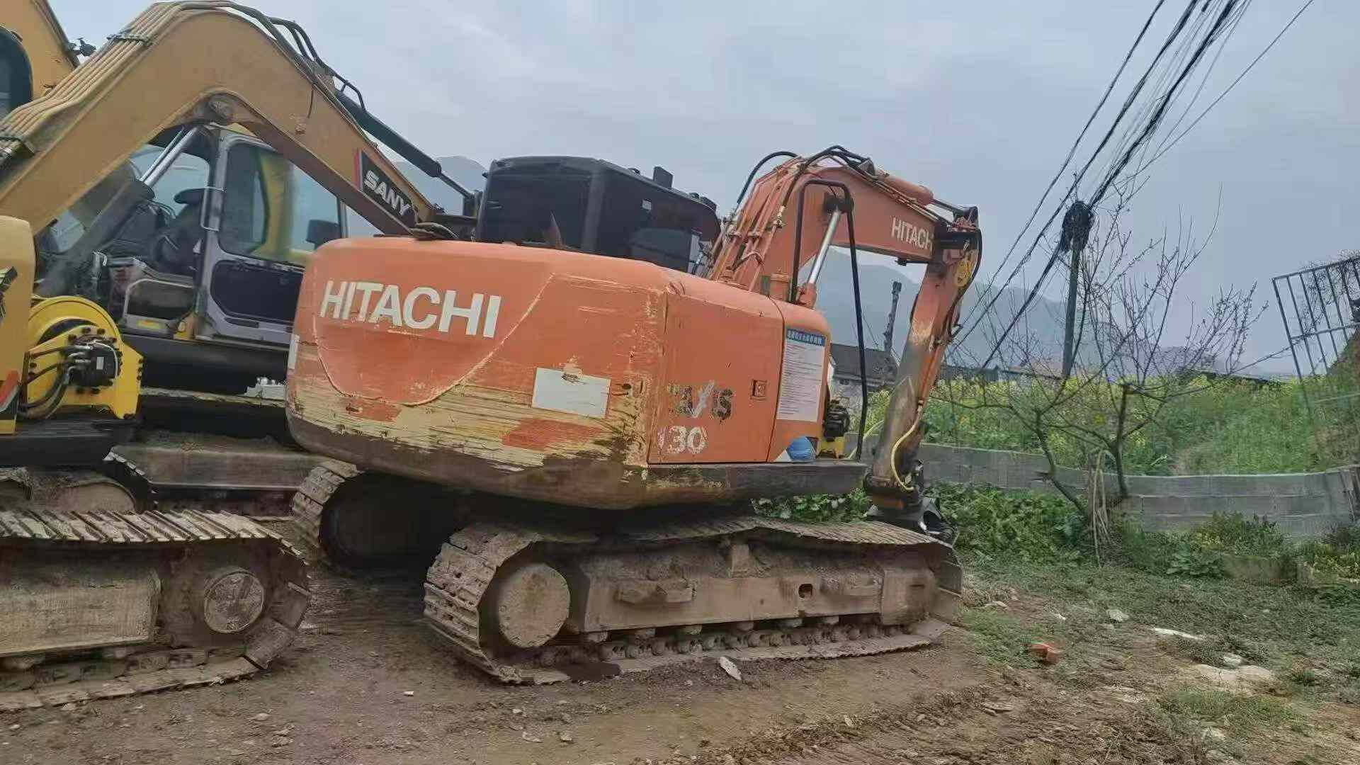 Used Hitachi EX130 Excavator 2019 Model / 3