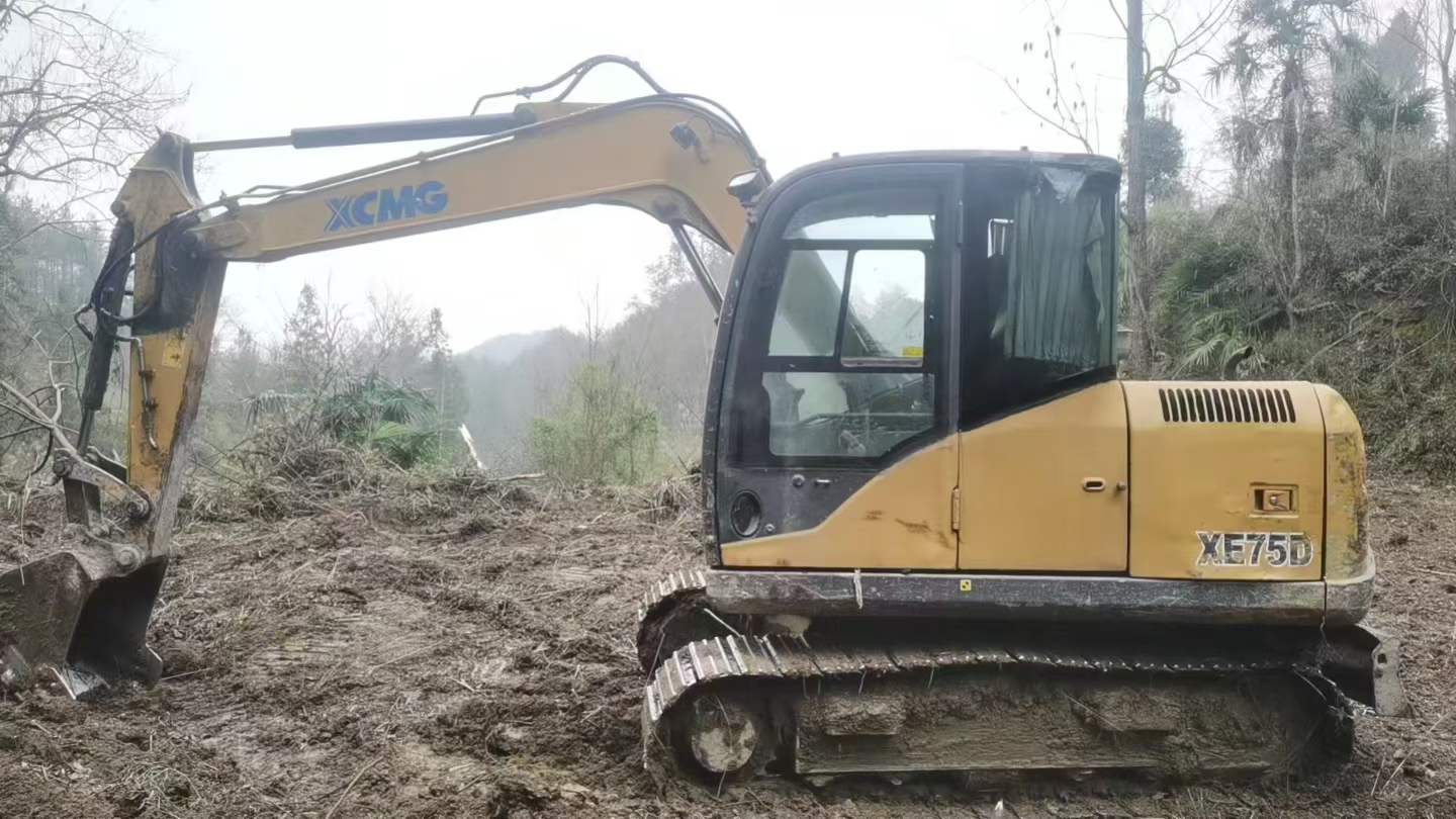 Used XCMG XE75D Excavator 2016 Model / 5