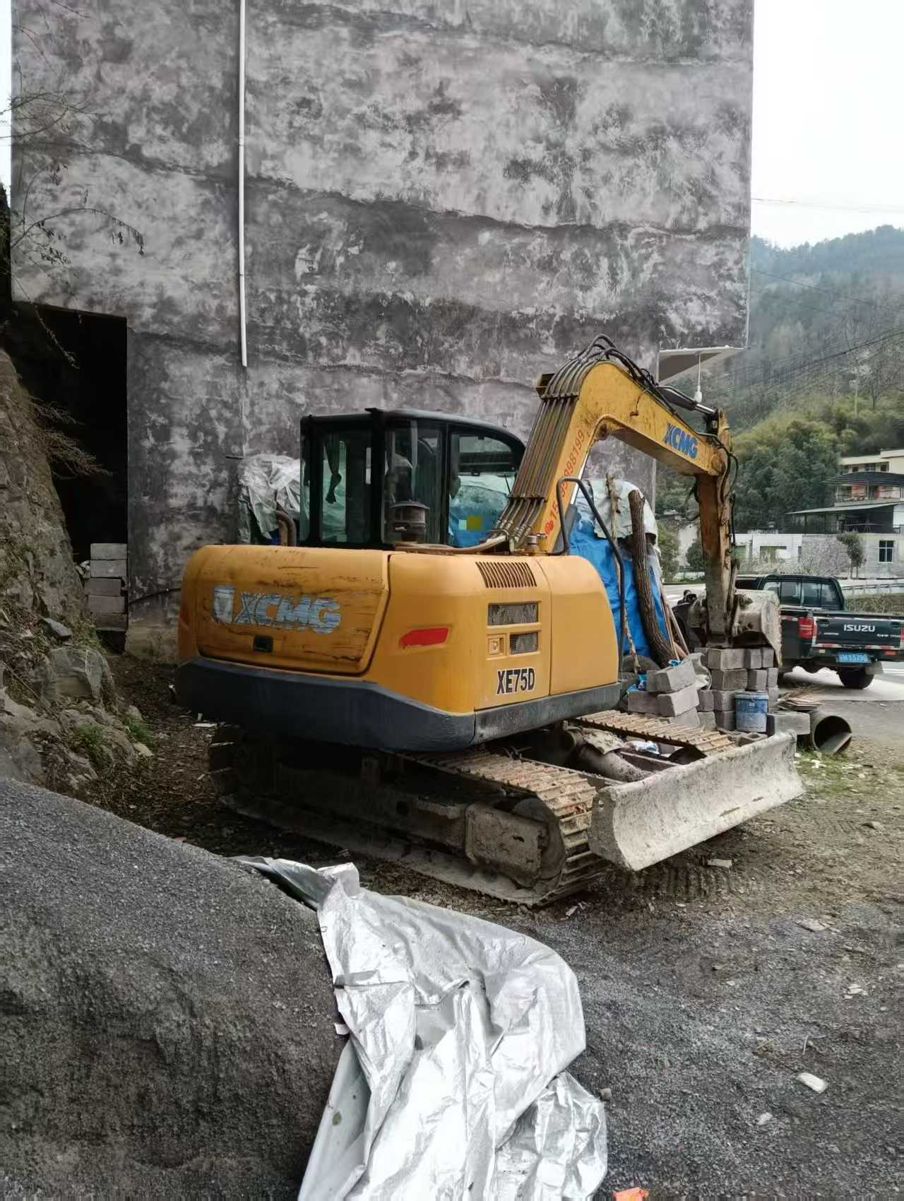 Used XCMG XE75C Excavator 2017 Model / 2