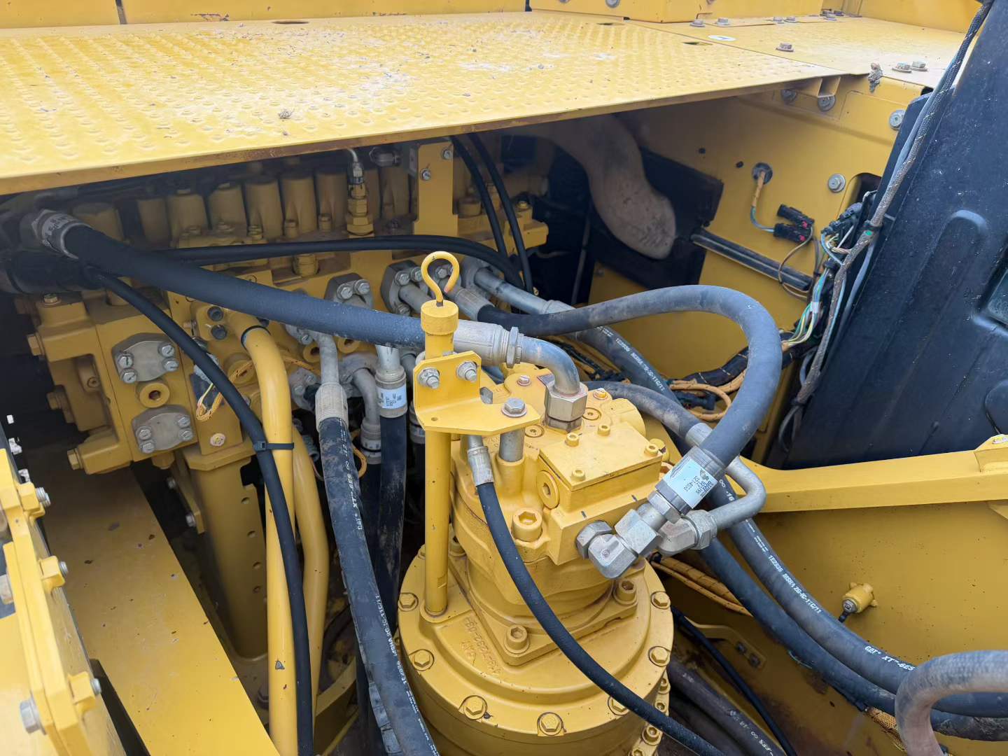 Used Caterpillar 330B Excavator 2019 Model / 4