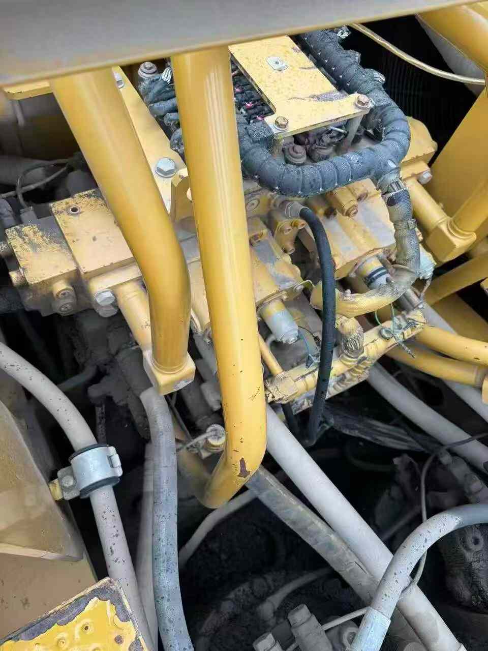 Used Caterpillar 374D Excavator 2017 Model / 7