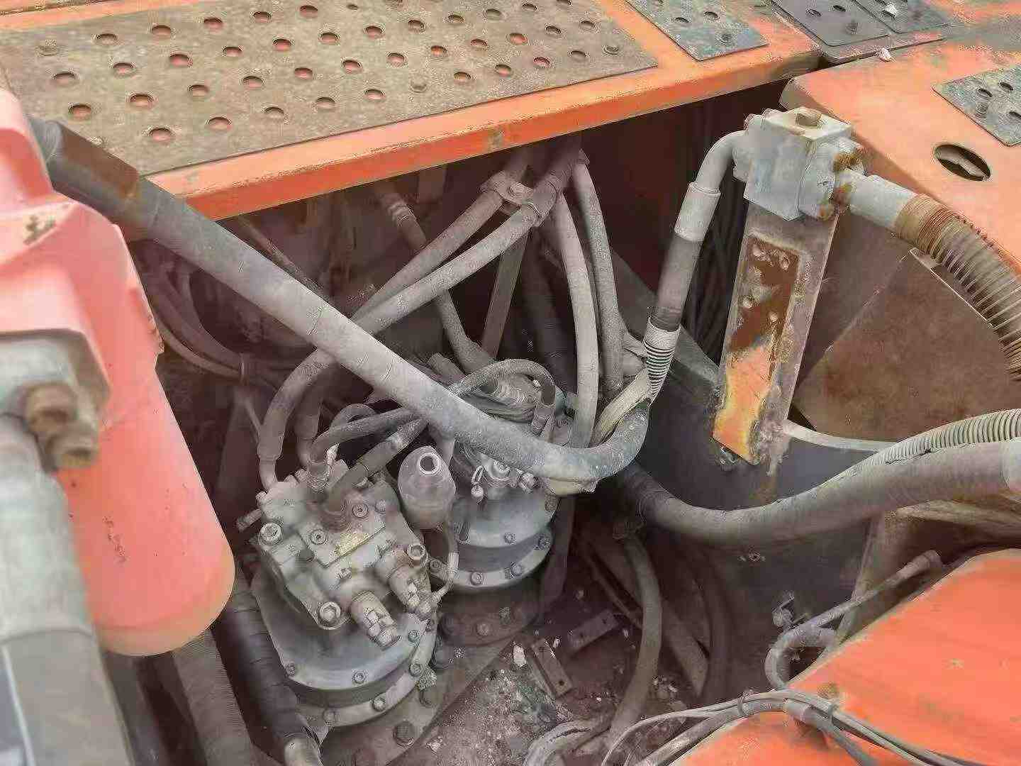 Used Hitachi ZX490LCH-5A Excavator 2016 Model / 3