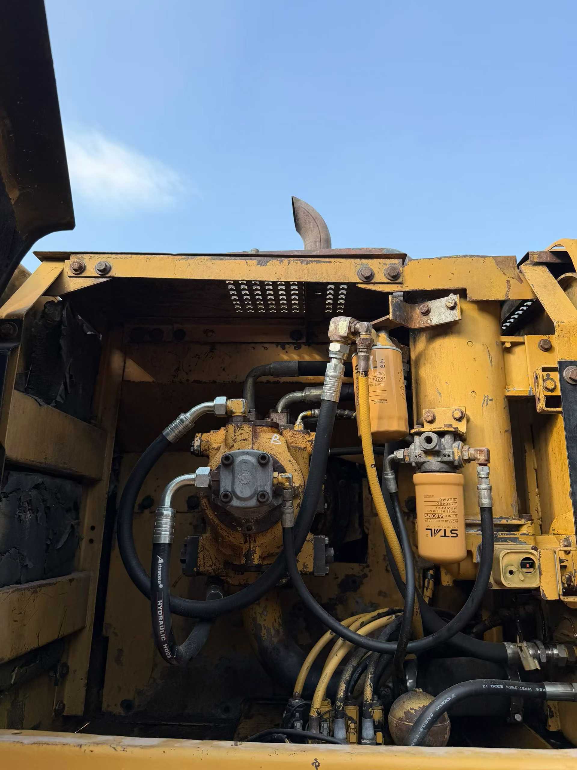 Used Caterpillar 320B Excavator 2016 Model / 4