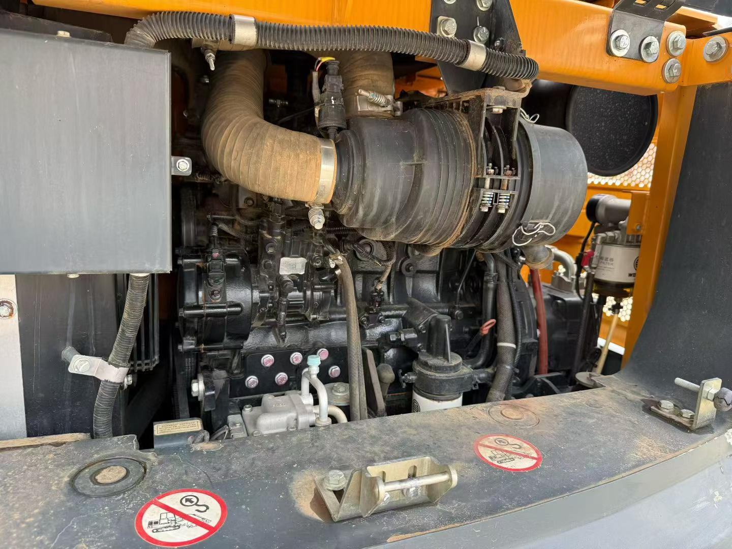 Used Hyundai R80G Excavator 2016 Model / 8