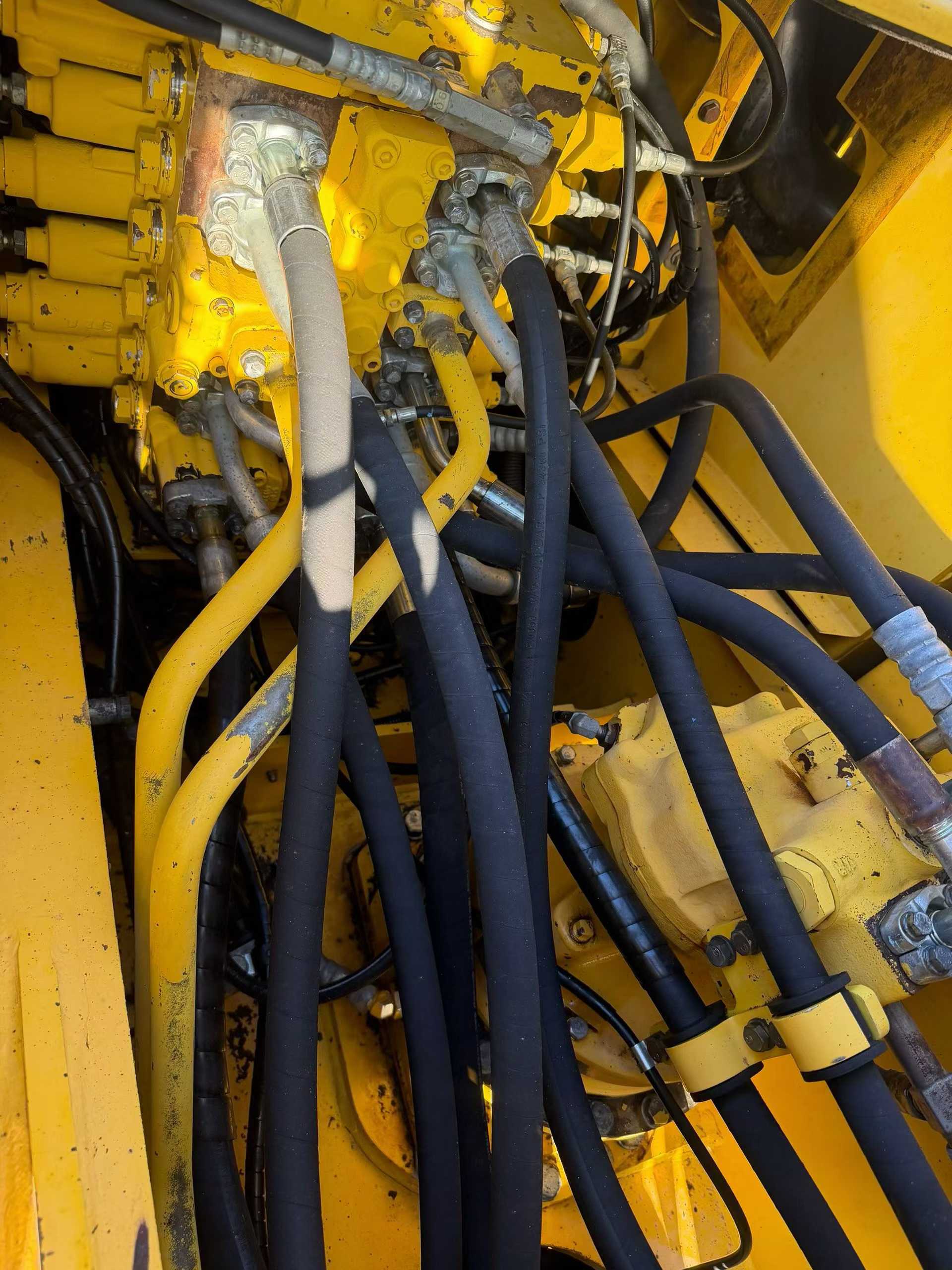 Used Komatsu PC200-8N1 Excavator 2016 Model / 5