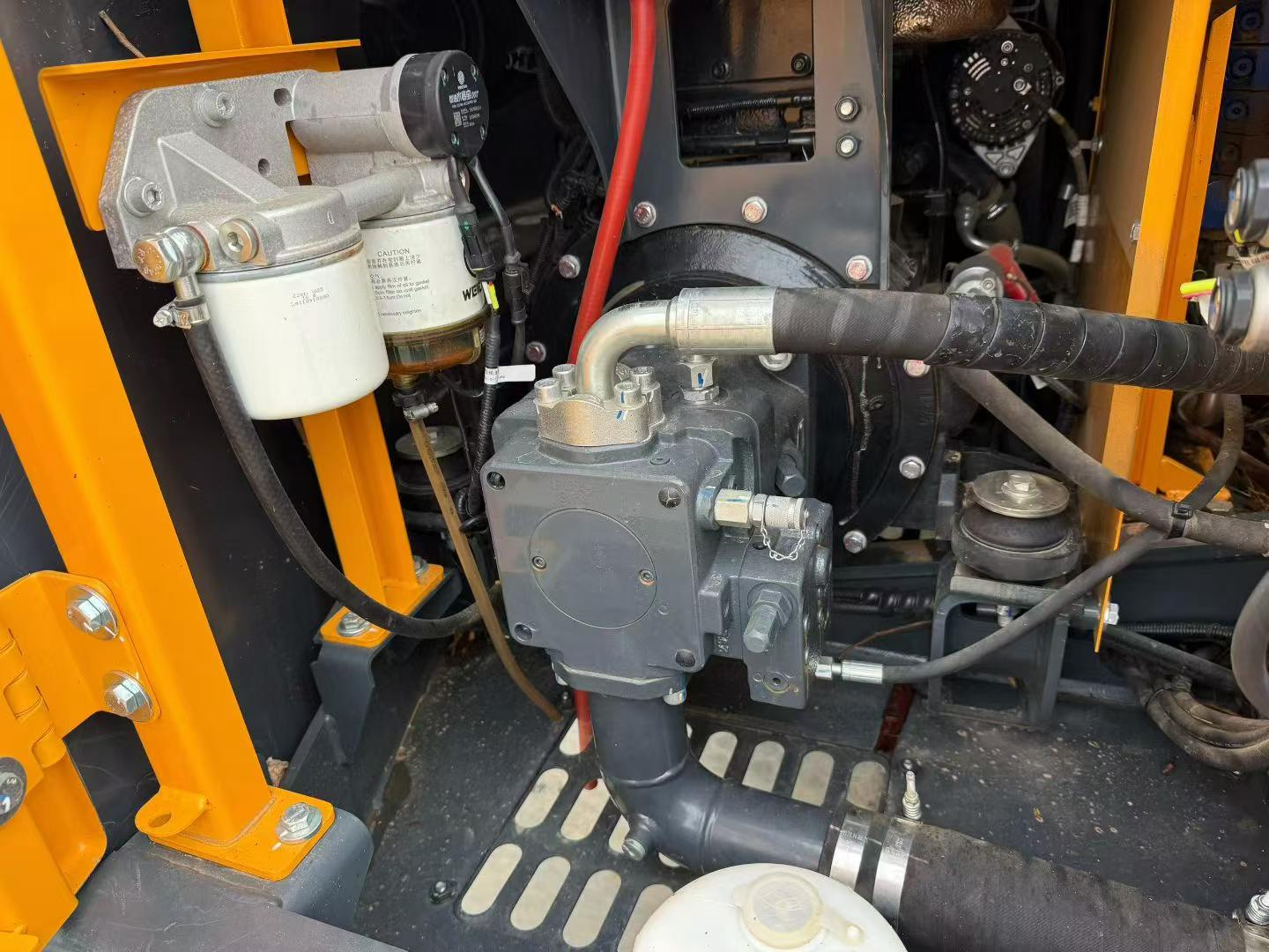 Used Hyundai R80G Excavator 2016 Model / 7