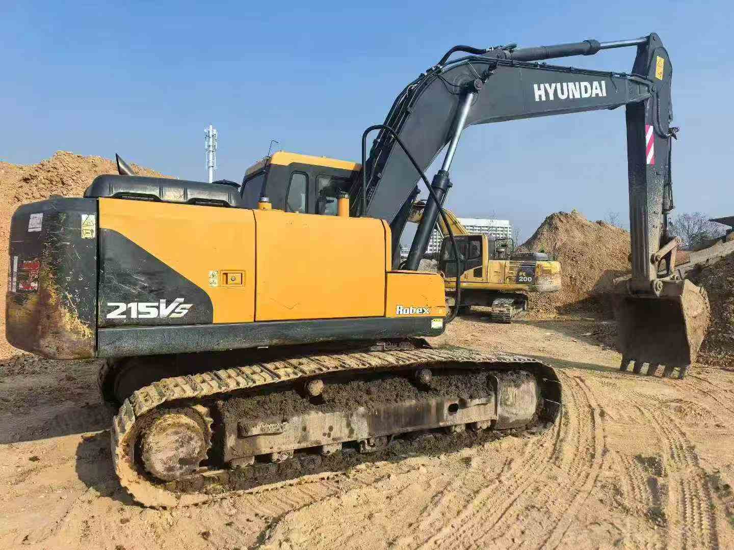 Used Hyundai R215-7 Excavator 2022 Model / 4
