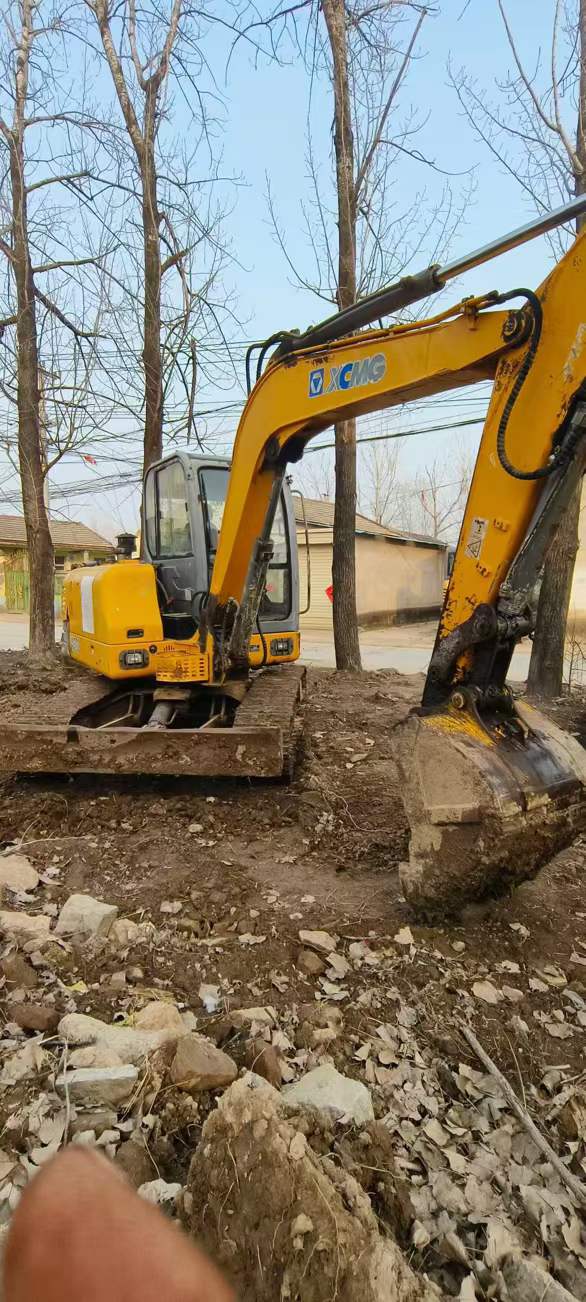 Used XCMG XE65D Excavator 2013 Model / 3