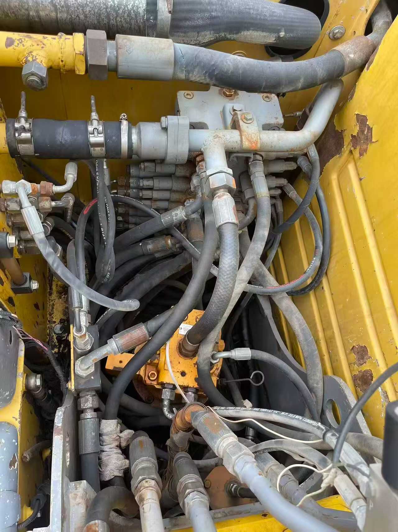 Used XCMG XE85C Excavator 2016 Model / 3