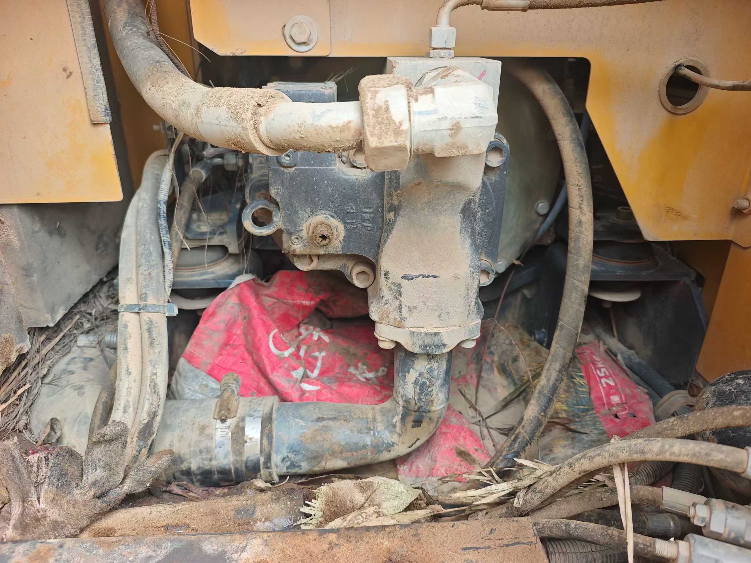 Used XCMG XE75C Excavator 2020 Model / 4