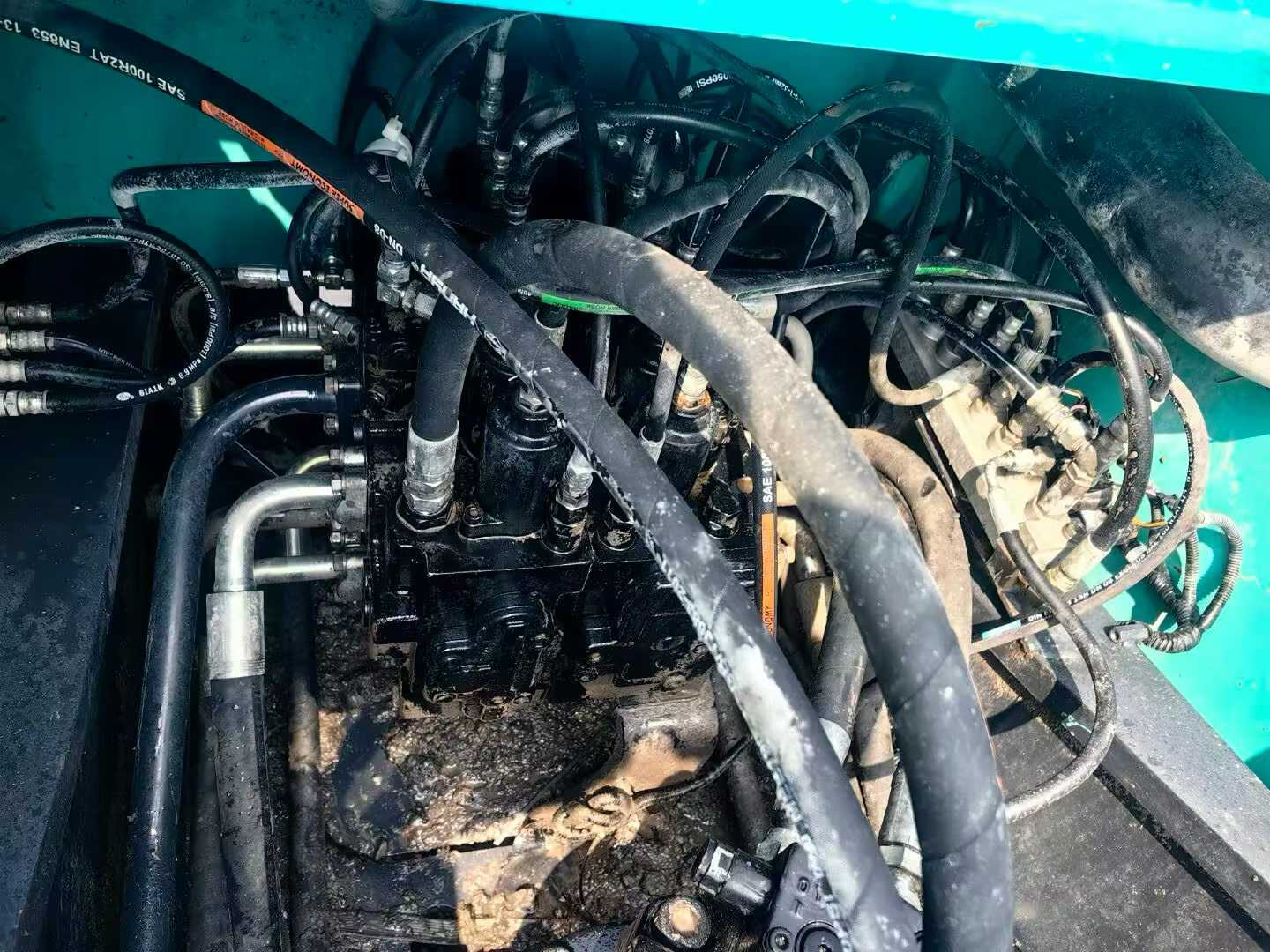 Used Kobelco SK210 Excavator 2013 Model / 4