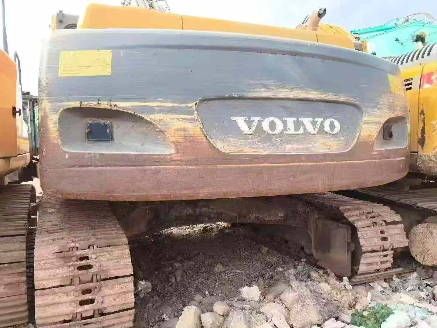 Used Volvo EC240 Excavator 2010 Model / 2
