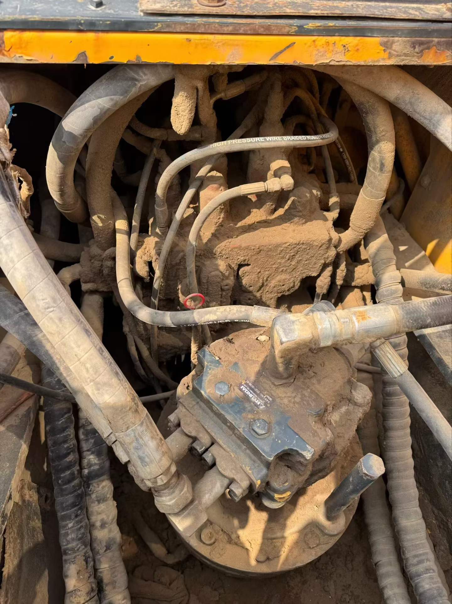 Used Hyundai R275LVS Excavator 2014 Model / 7