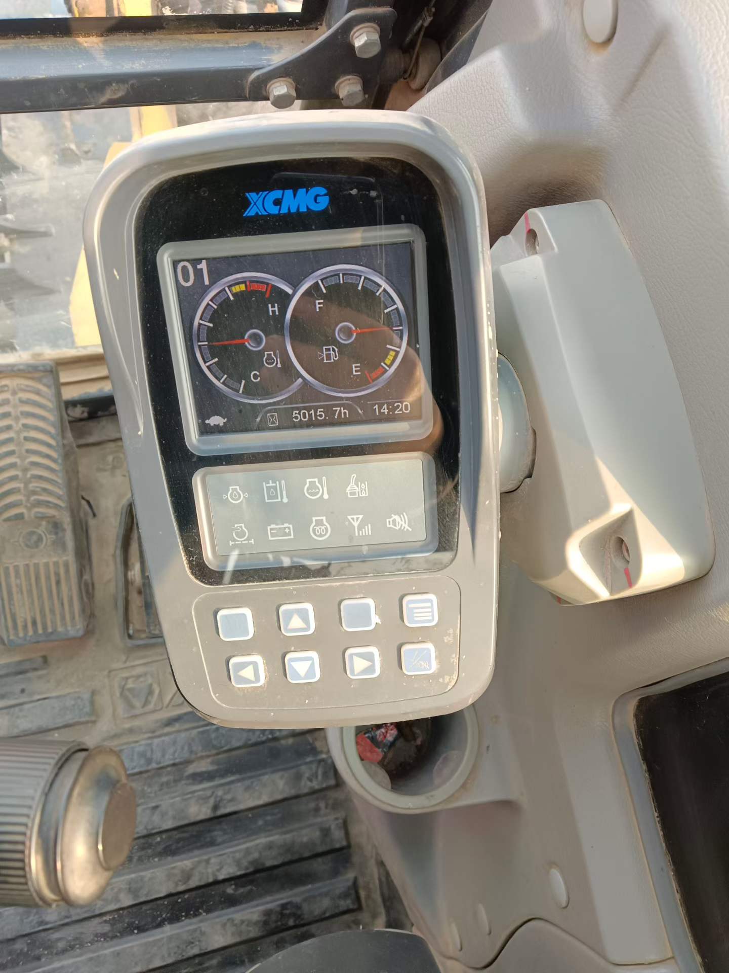 Used XCMG XE60 Excavator 2016 Model / 8