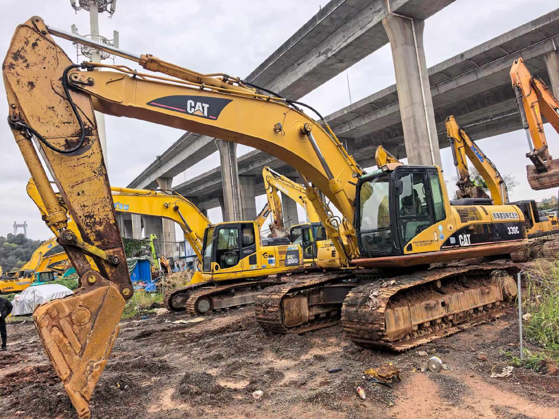 Used Caterpillar 330CL Excavator 2016 Model / 3