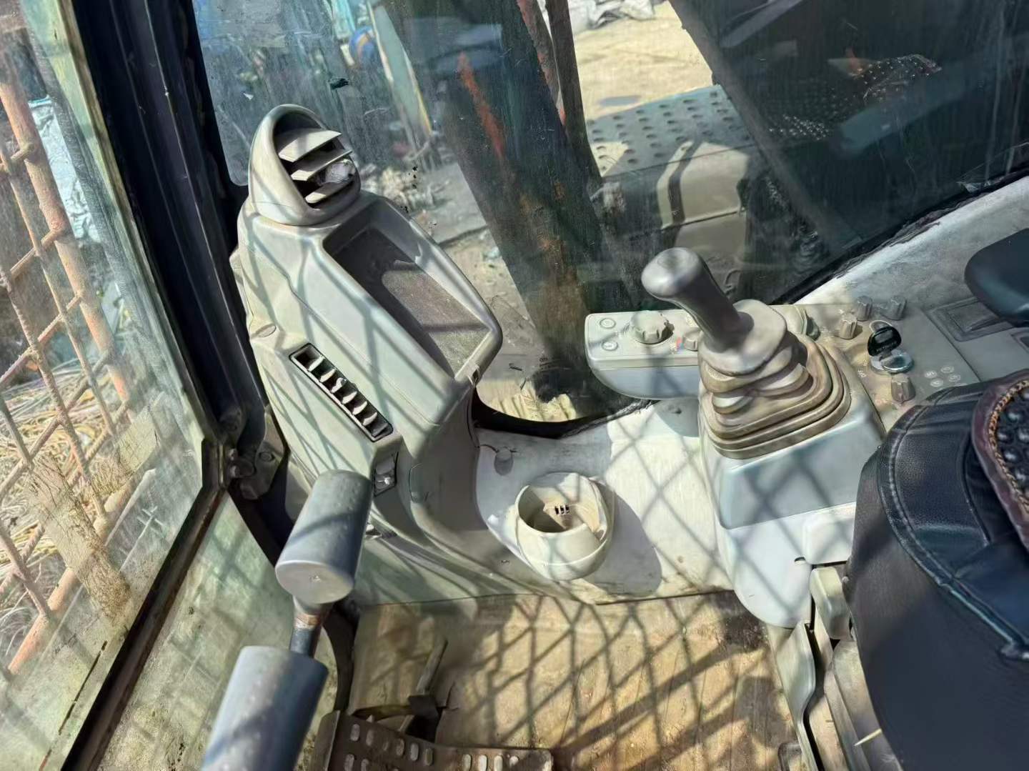 Used Hitachi EX130H-5 Excavator 2017 Model / 2