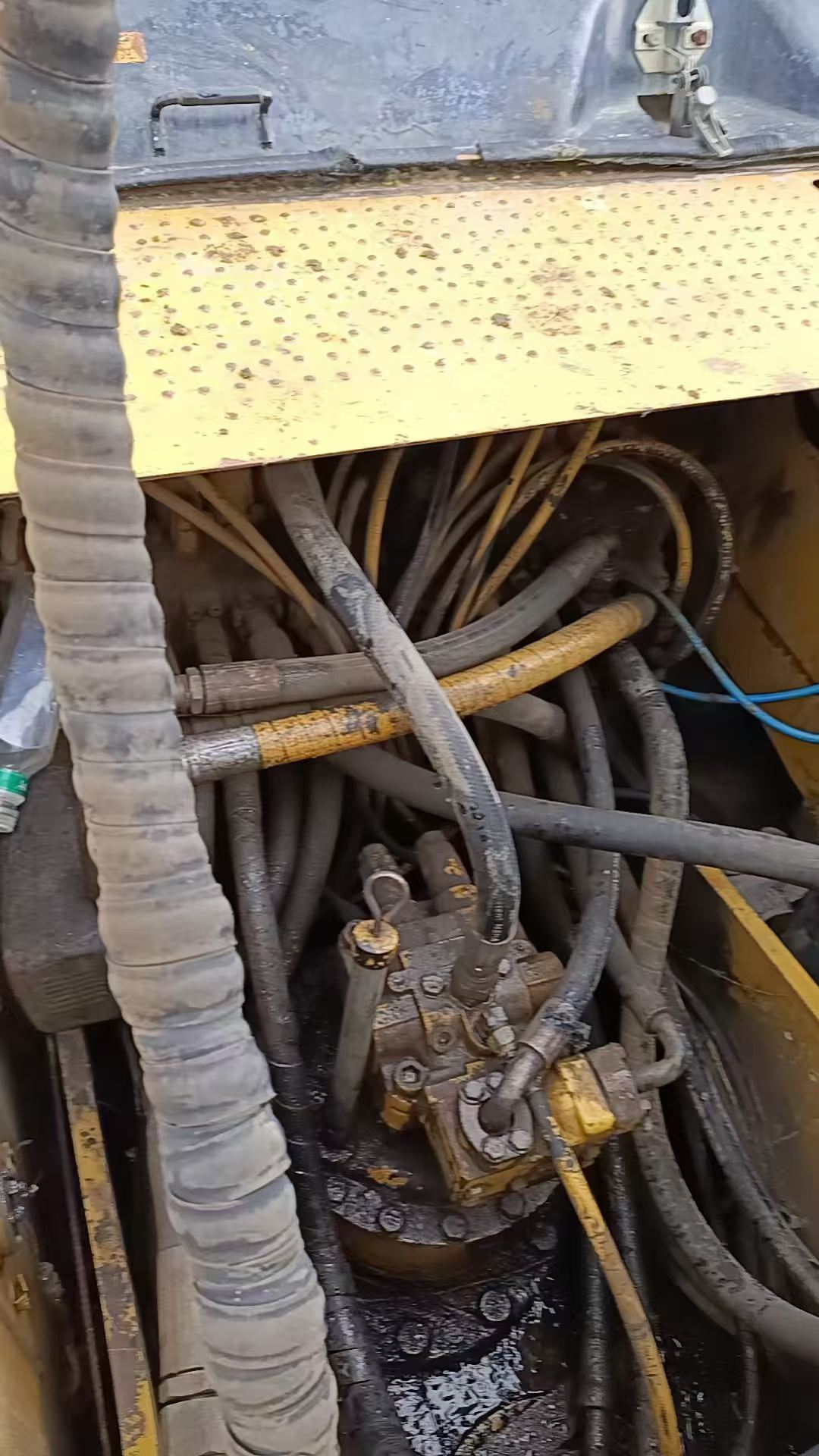 Used Caterpillar 320D Excavator 2009 Model / 5