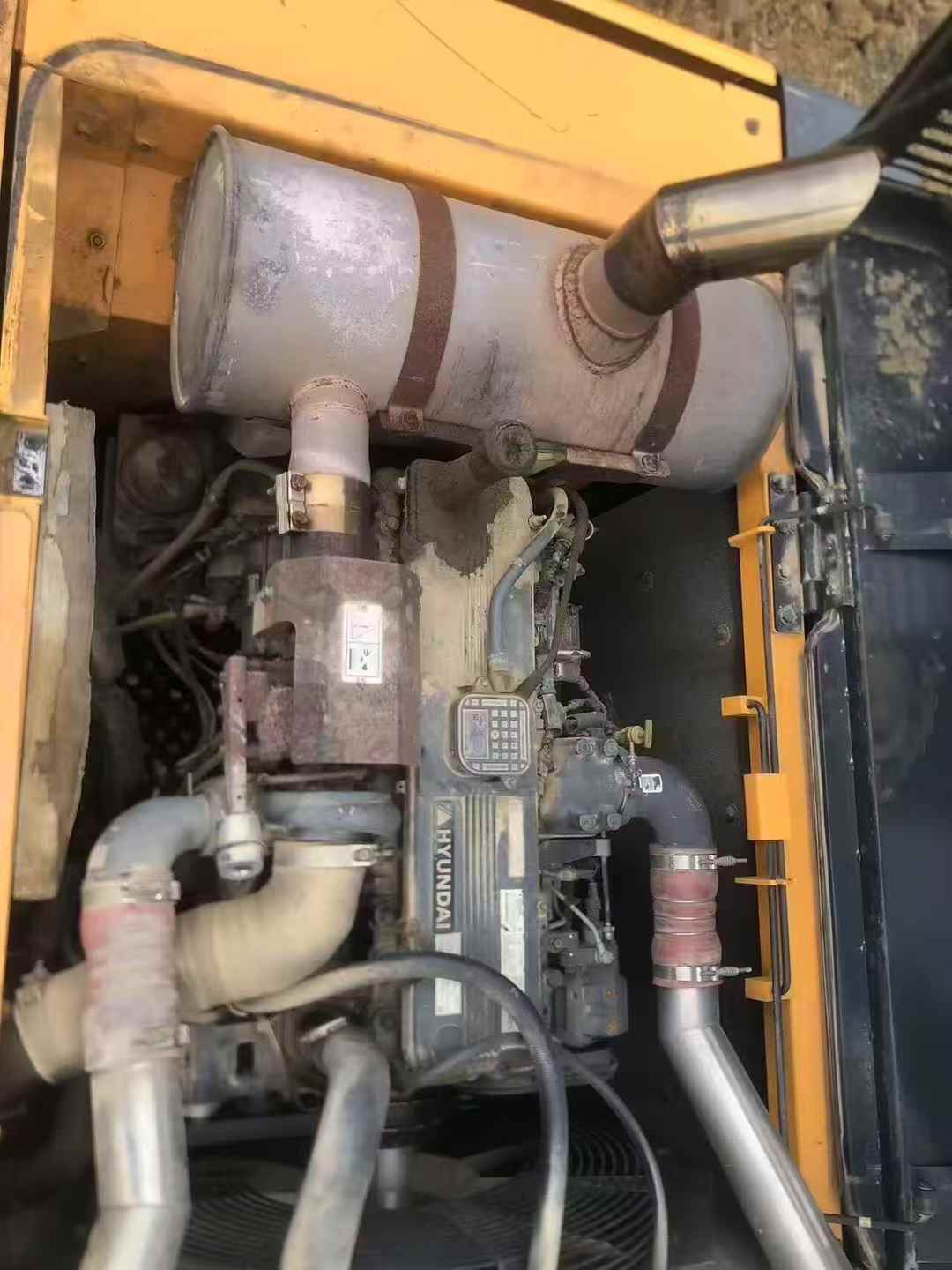 Used Hyundai R350LVS Excavator 2018 Model / 4