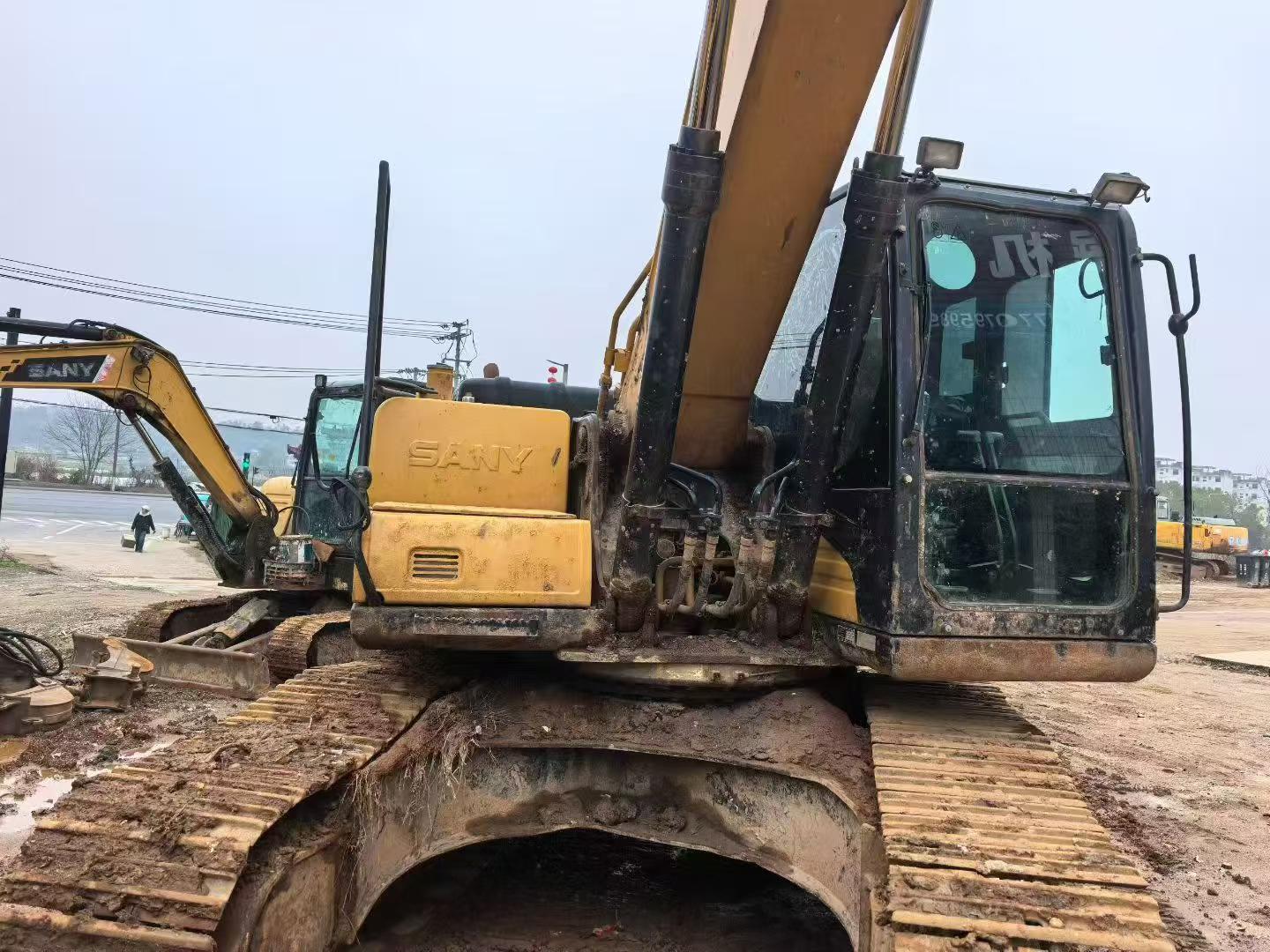 Used Sany SY200C Excavator 2020 Model / 4