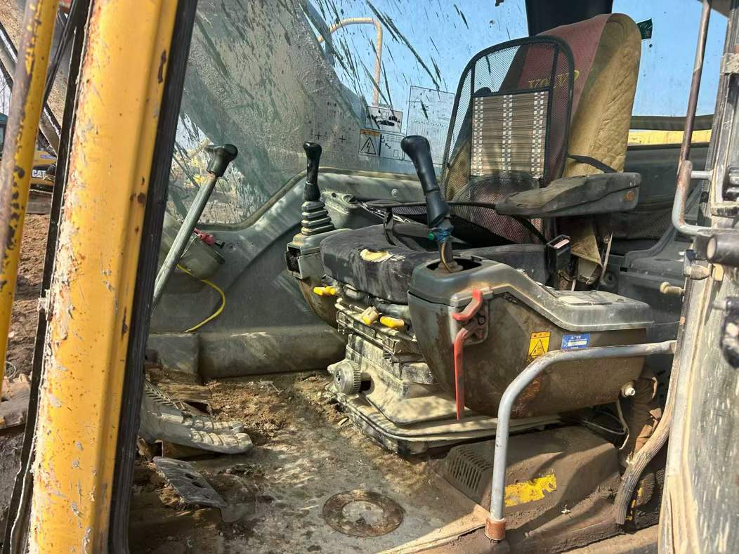 Used Volvo EC210B Excavator 2016 Model / 6