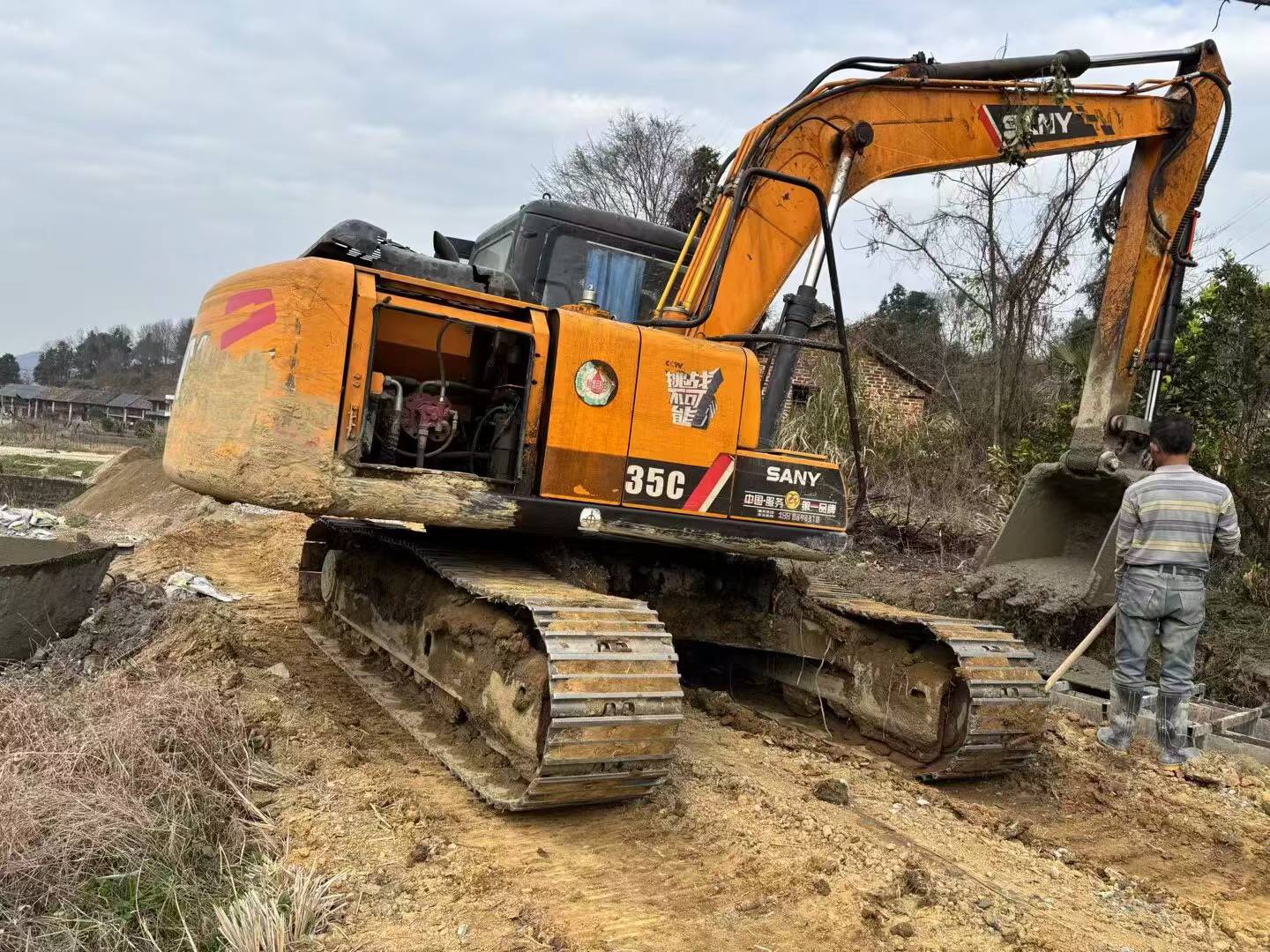 Used Sany SY135-8S Excavator 2012 Model / 4