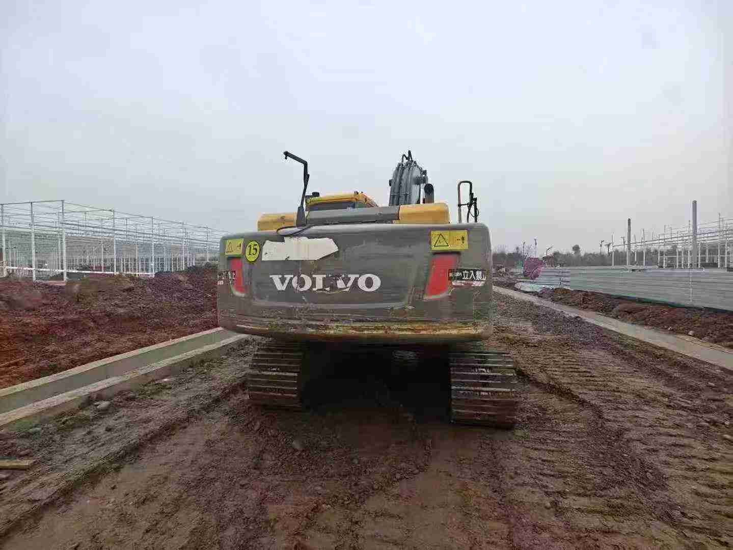 Used Volvo L220E Excavator 2018 Model / 3