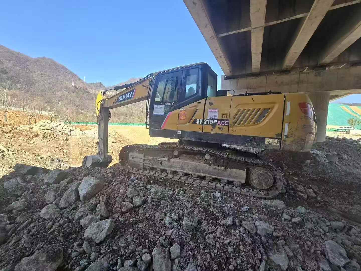 Used Sany SY215C Excavator 2020 Model / 3