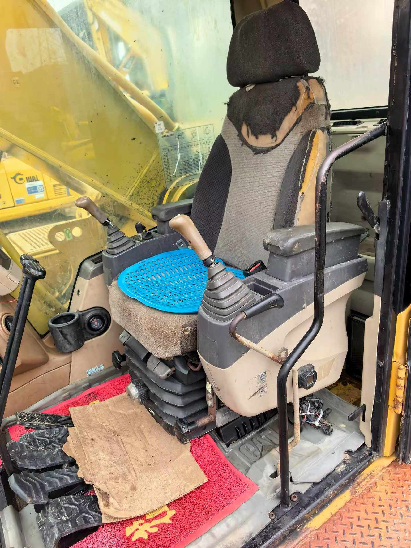 Used Caterpillar 330CL Excavator 2016 Model / 8