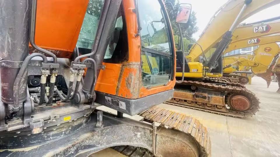 Used Doosan DH200-3 Excavator 2021 Model / 4