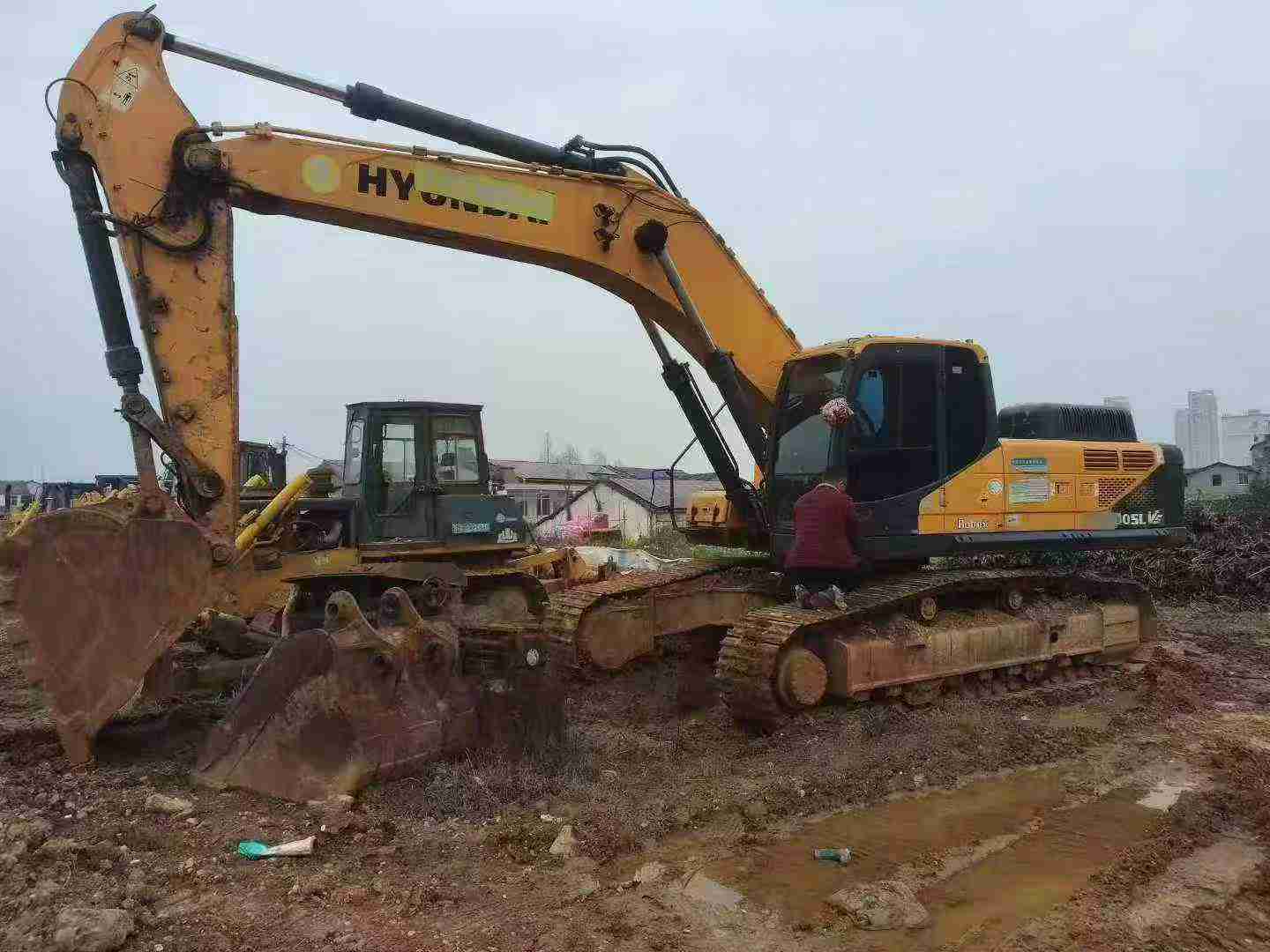 Used Hyundai R385LVS Excavator 2016 Model / 5