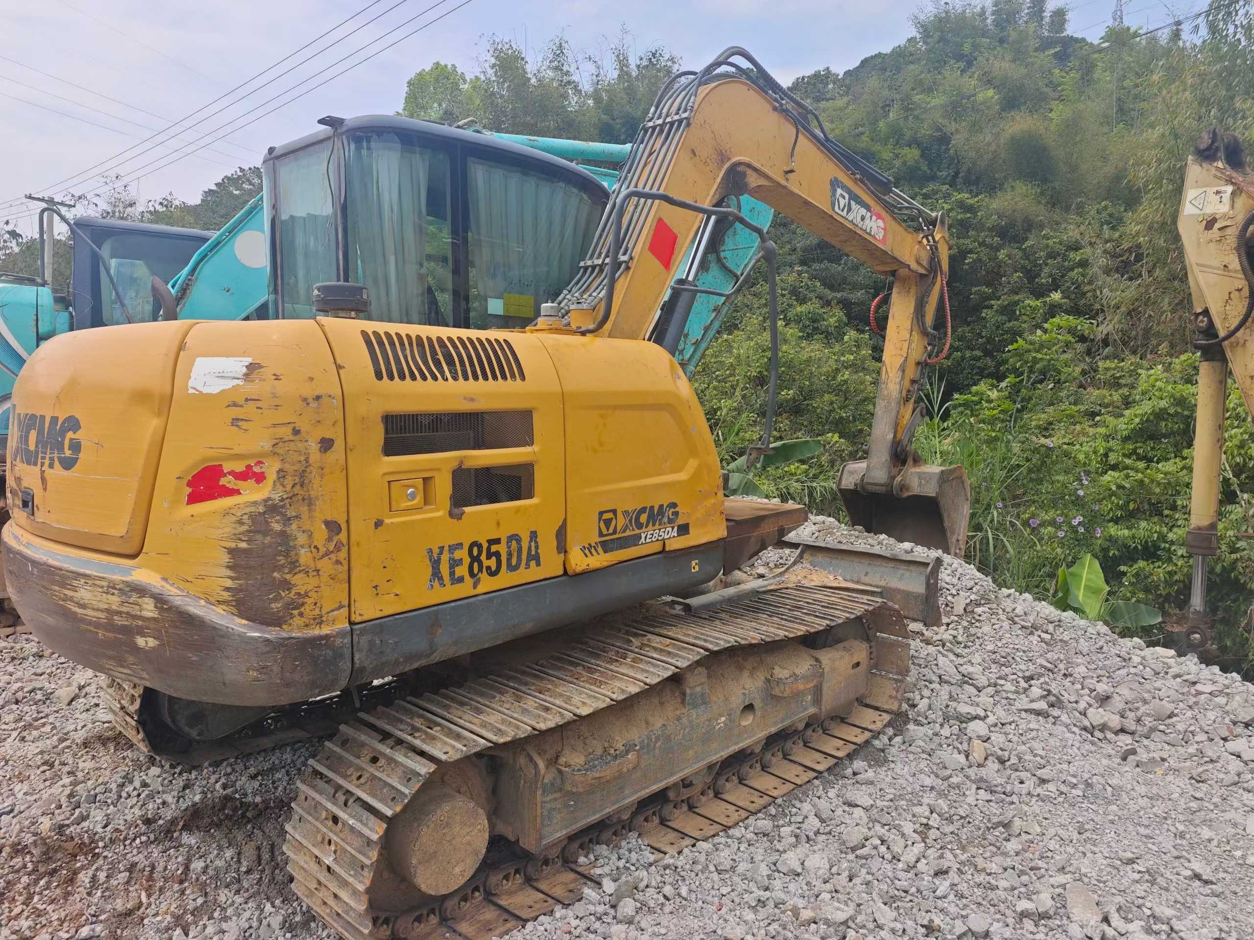 Used XCMG XE75C Excavator 2020 Model / 3