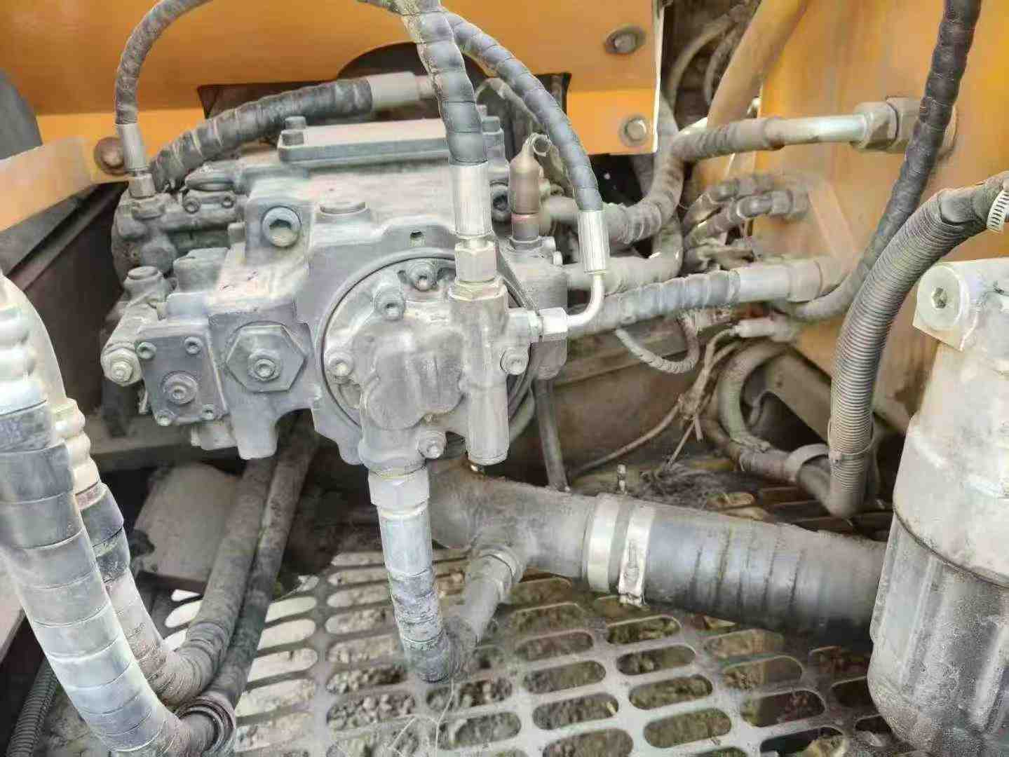 Used Sany SY135-8S Excavator 2015 Model / 3