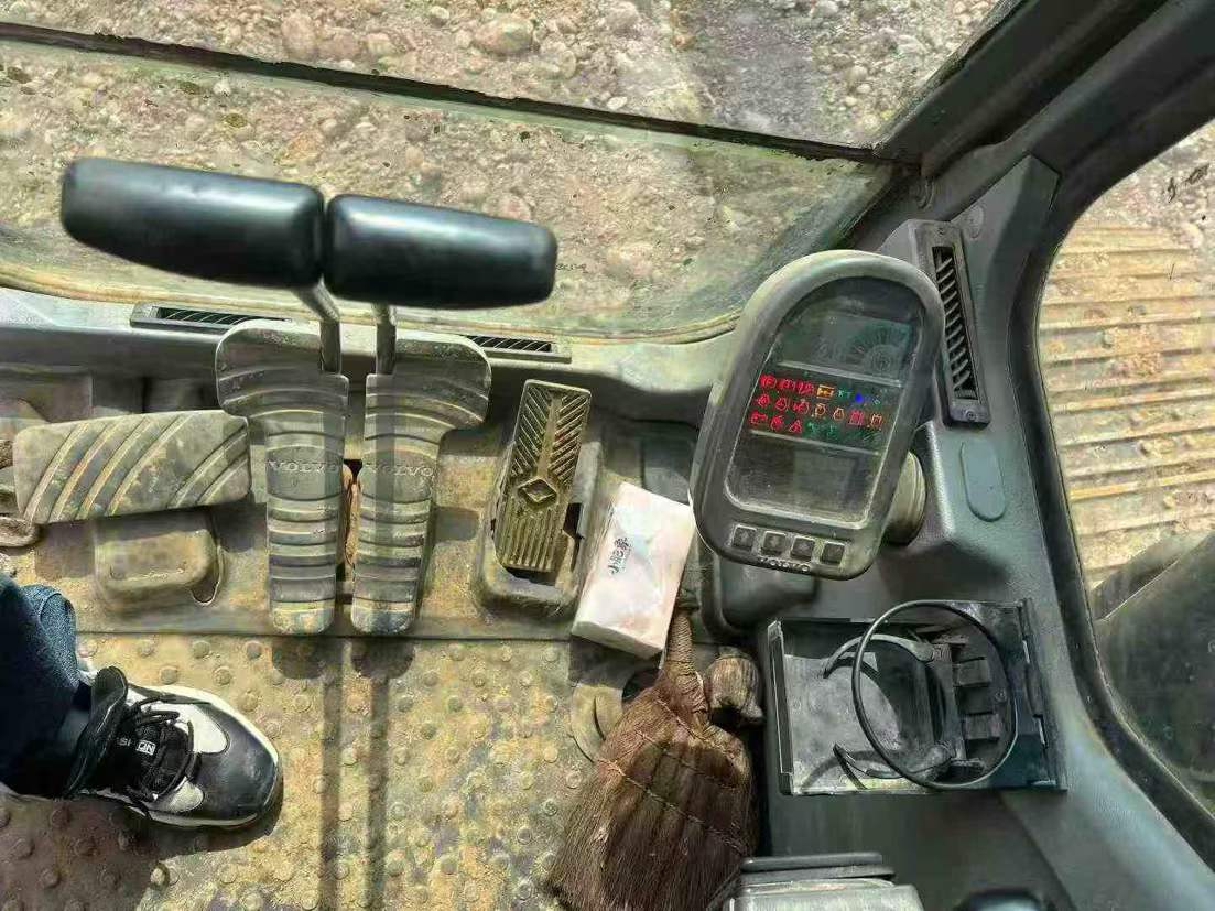 Used Volvo EC140 Excavator 2016 Model / 2