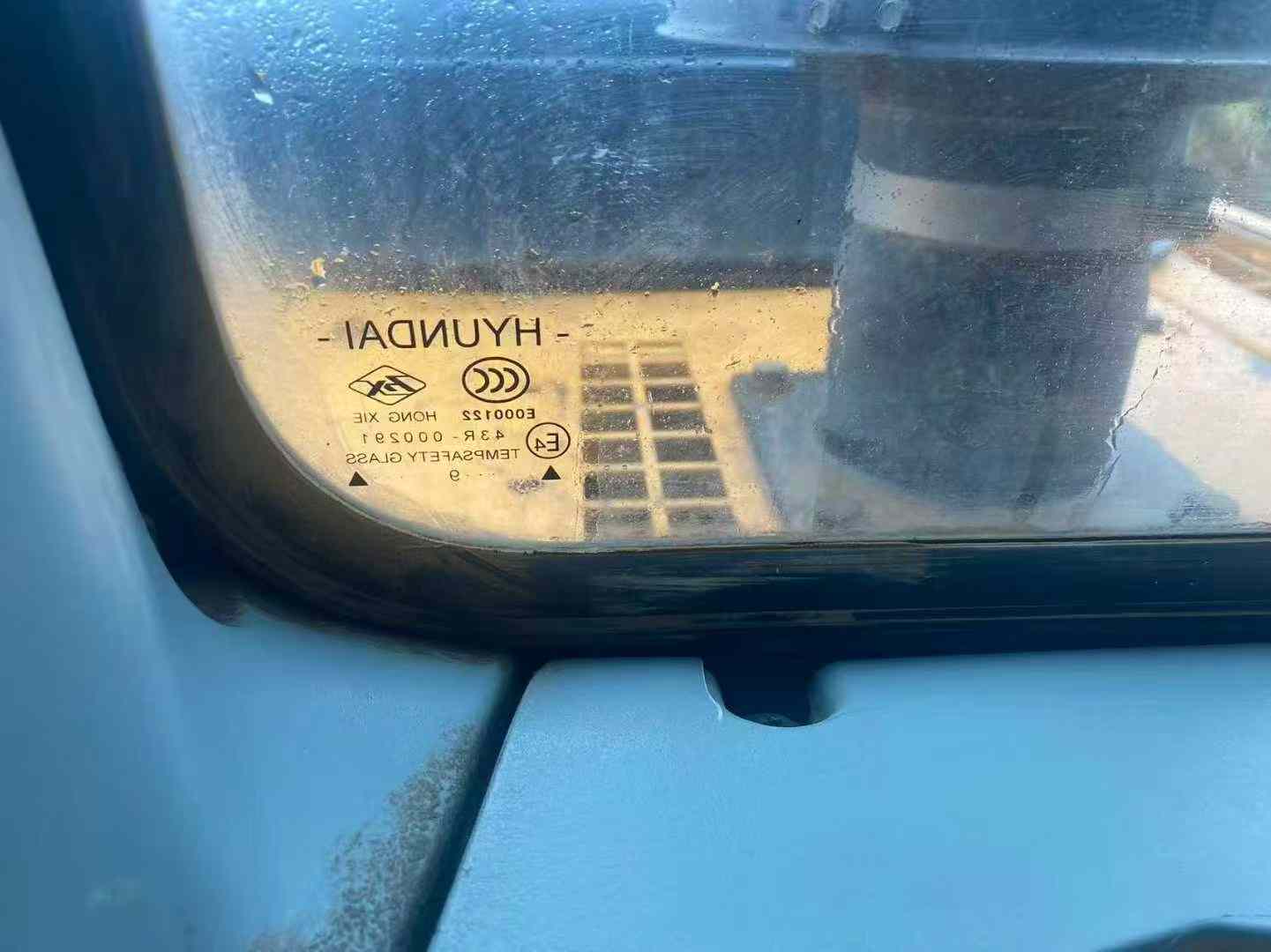 Used Hyundai R215VS Excavator 2019 Model / 4