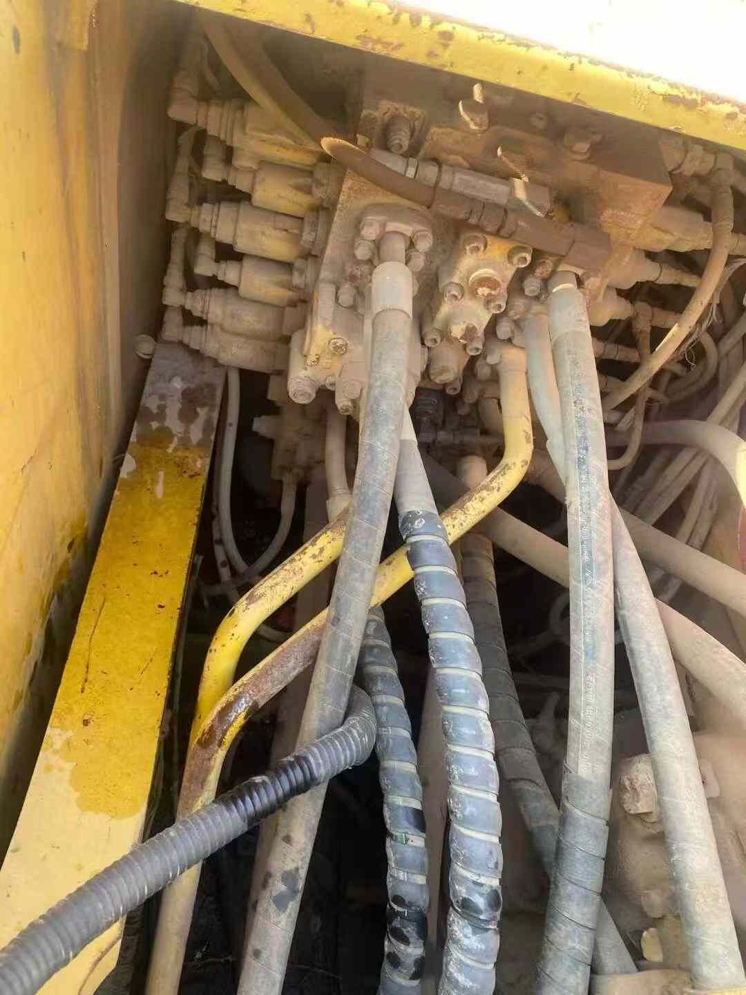 Used Komatsu PC200-7 Excavator 2007 Model / 3