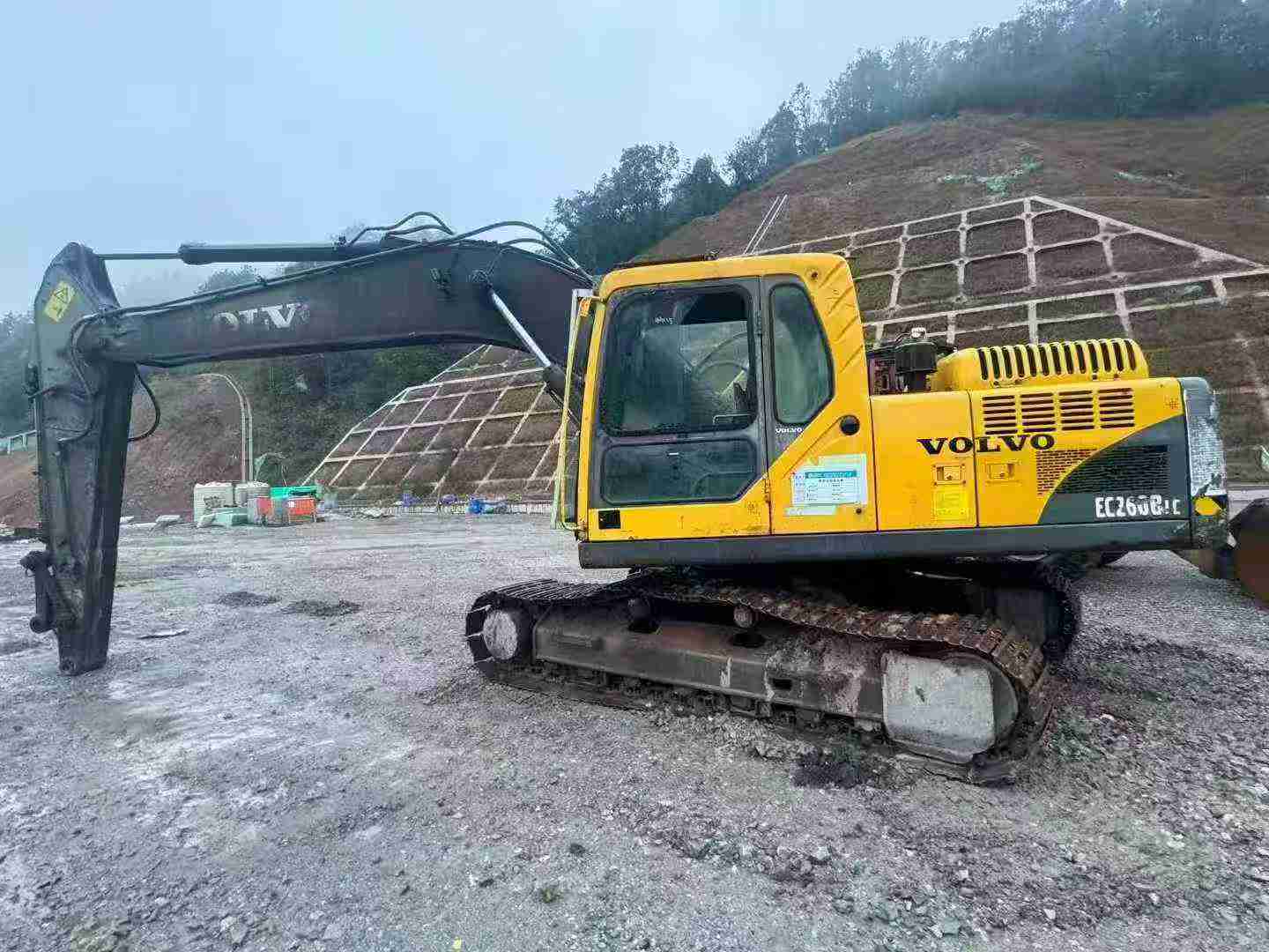 Used Volvo EC210B Excavator 2013 Model / 4