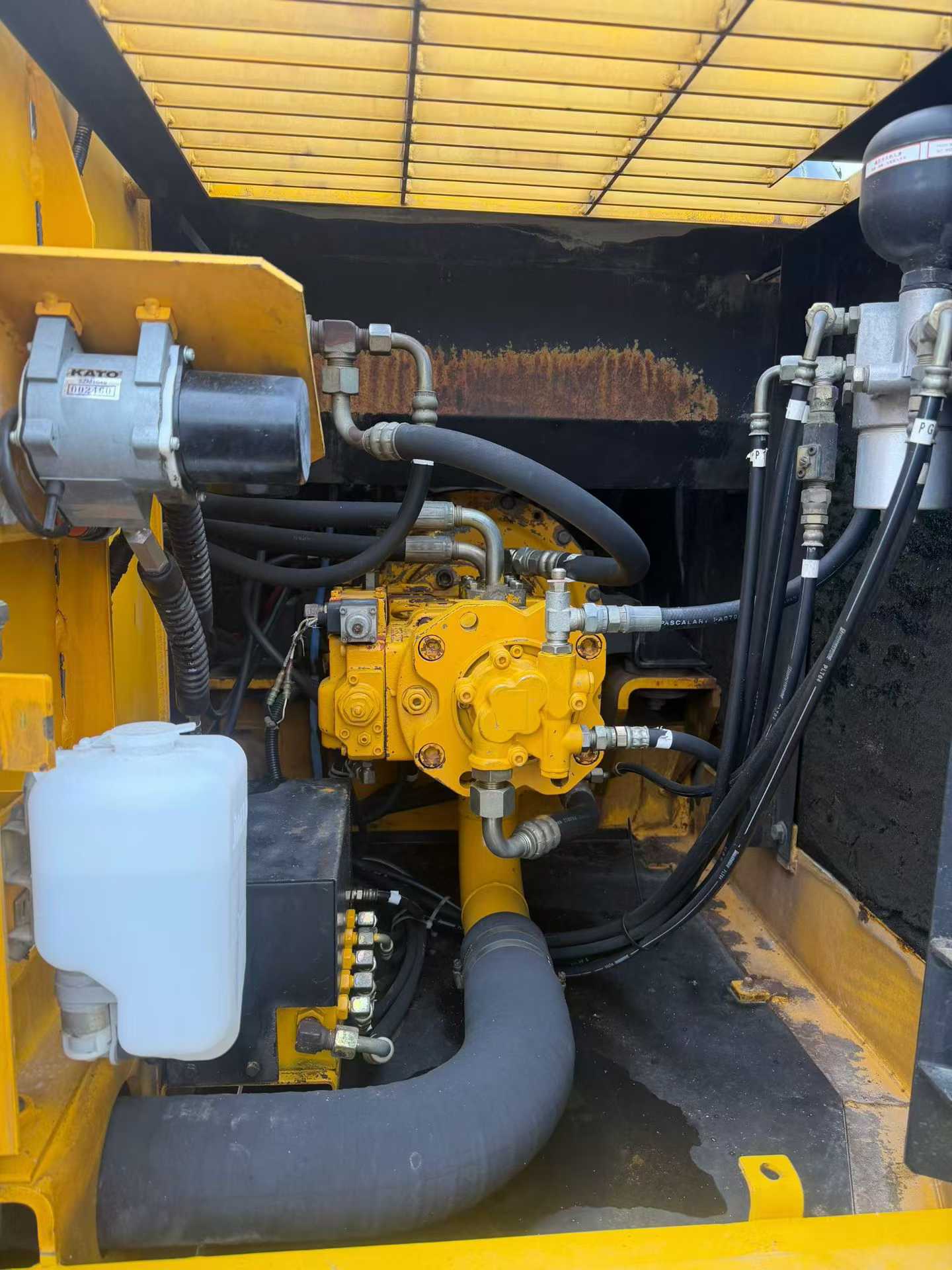 Used Kato HD512-6 Excavator 2016 Model / 4