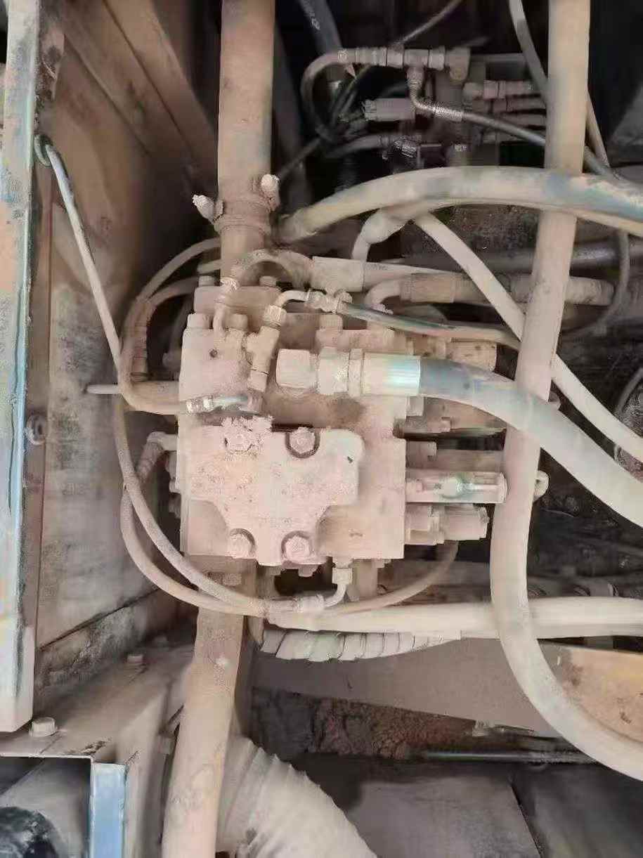 Used Kato HD820R Excavator 2016 Model / 6