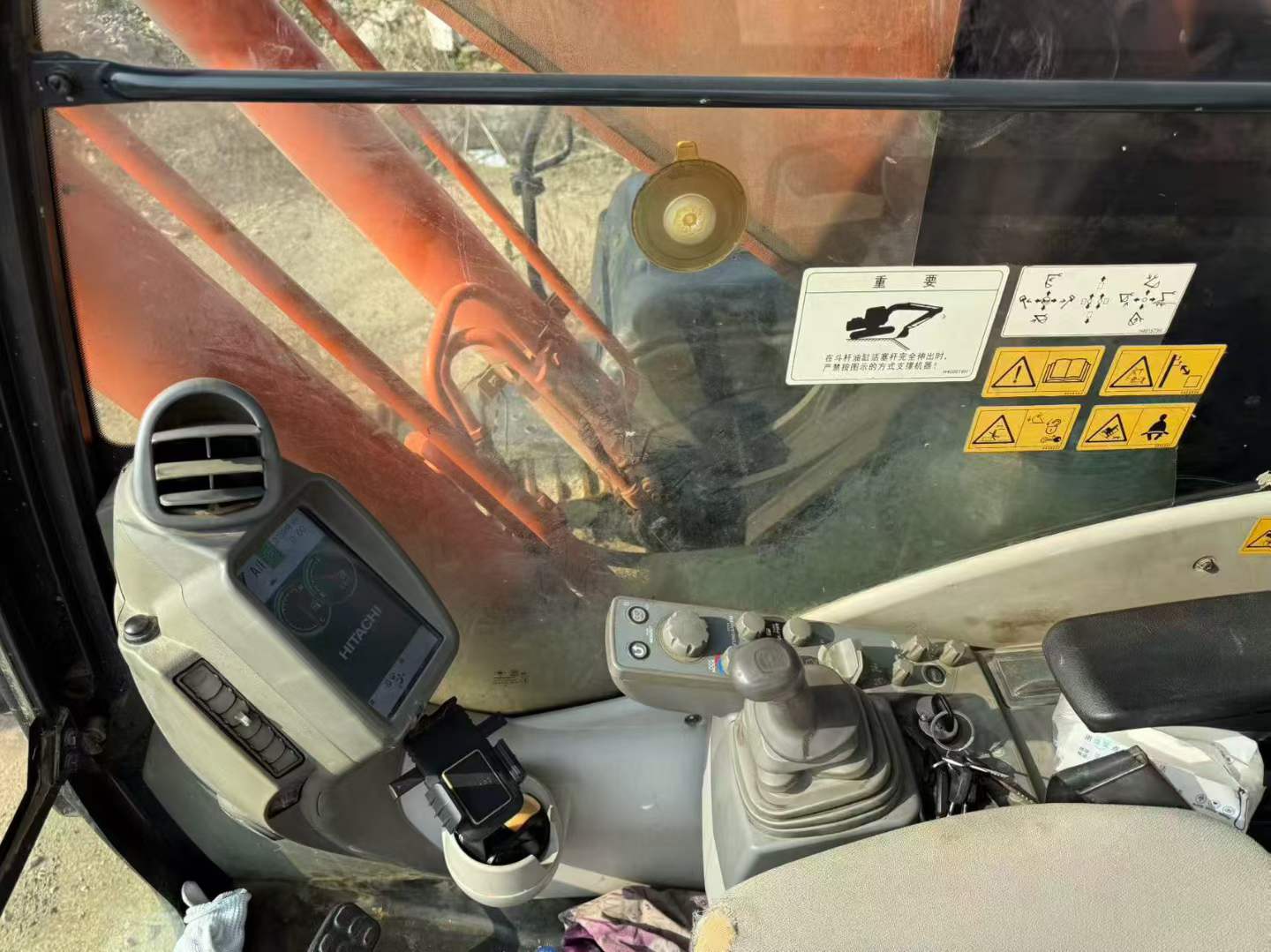 Used Hitachi ZH200-5A Excavator 2017 Model / 9