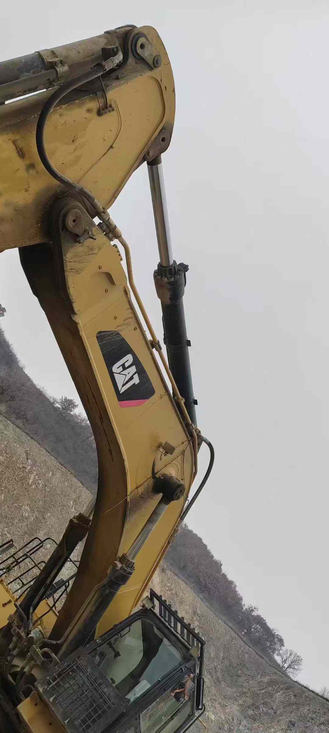 Used Caterpillar 374D Excavator 2016 Model / 2